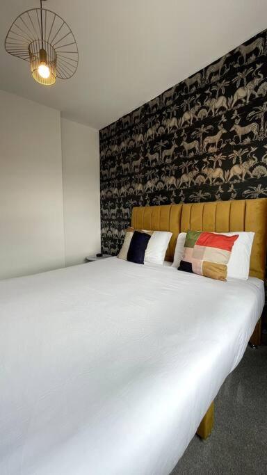 Leicester Vacations - Luxury 2 Bed Duplex Apartment by YO ROOM! - Leicester City- Free Parking - Property Image 23