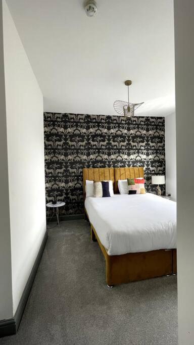 Leicester Vacations - Luxury 2 Bed Duplex Apartment by YO ROOM! - Leicester City- Free Parking - Property Image 32