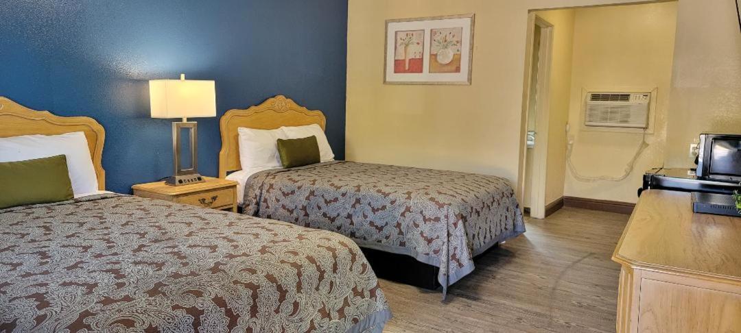 Lakeview Inn