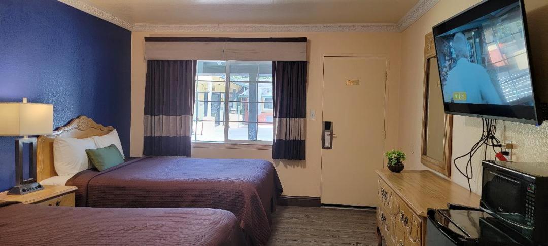Lakeview Inn