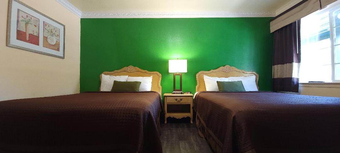 Lakeview Inn