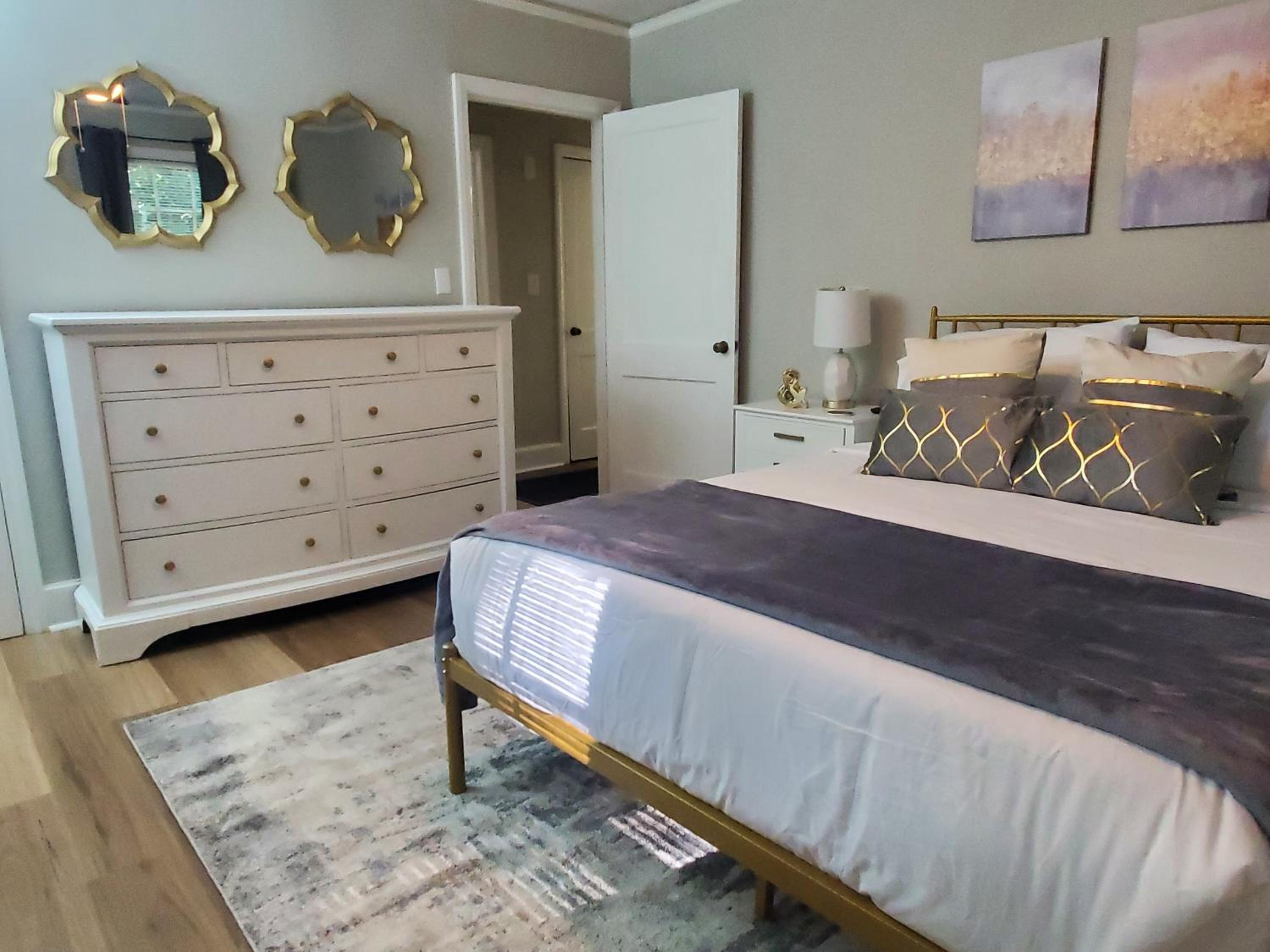 Montgomery Vacations - Cheerful 2 BR Near Colleges, Downtown, Attractions - Property Image 17
