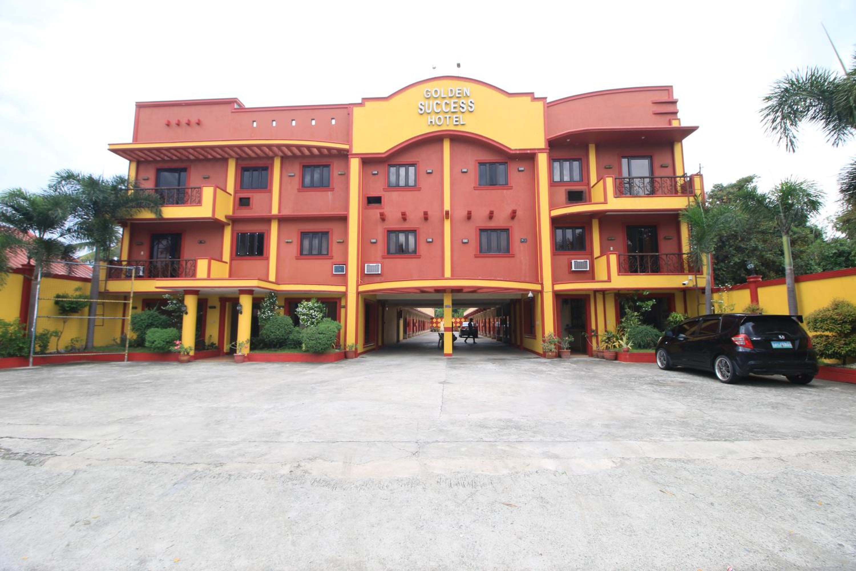 Golden Success Hotel II by RedDoorz view 2