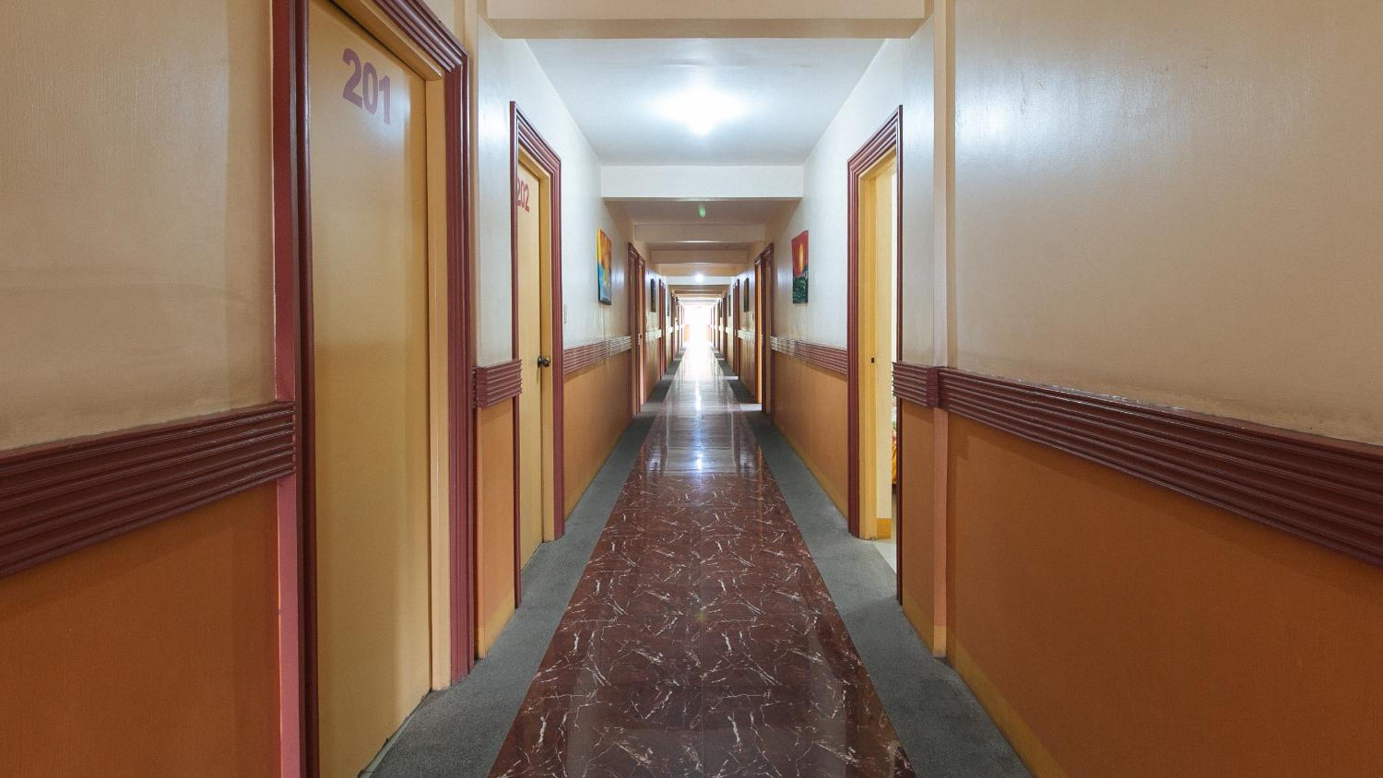 Golden Success Hotel II by RedDoorz view 3