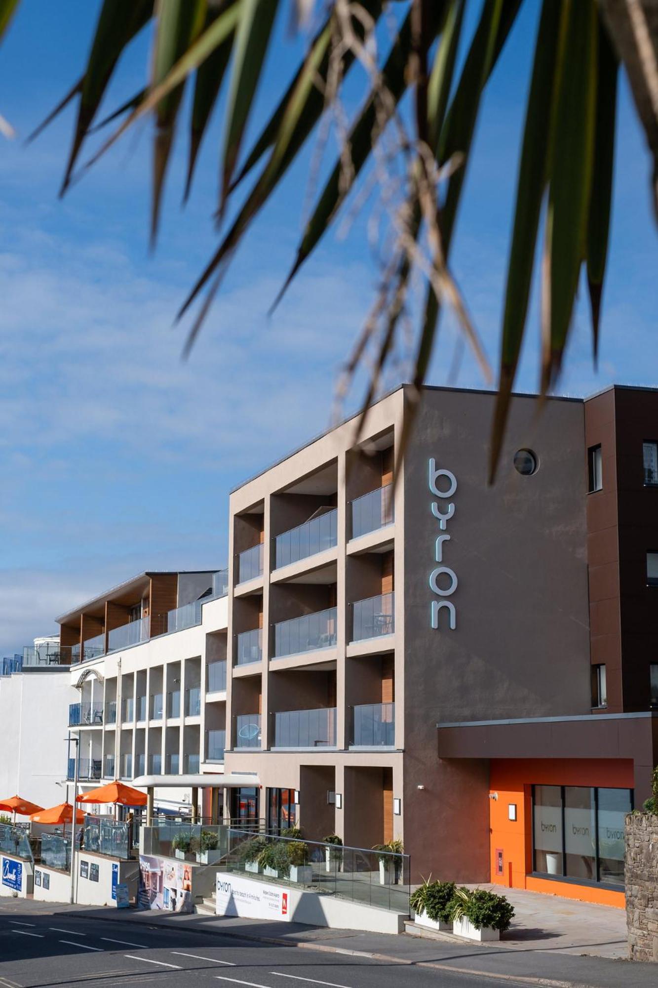 4 Woolacombe West - Luxury Apartment at Byron Woolacombe, only 4 minute walk to Woolacombe Beach! - main view