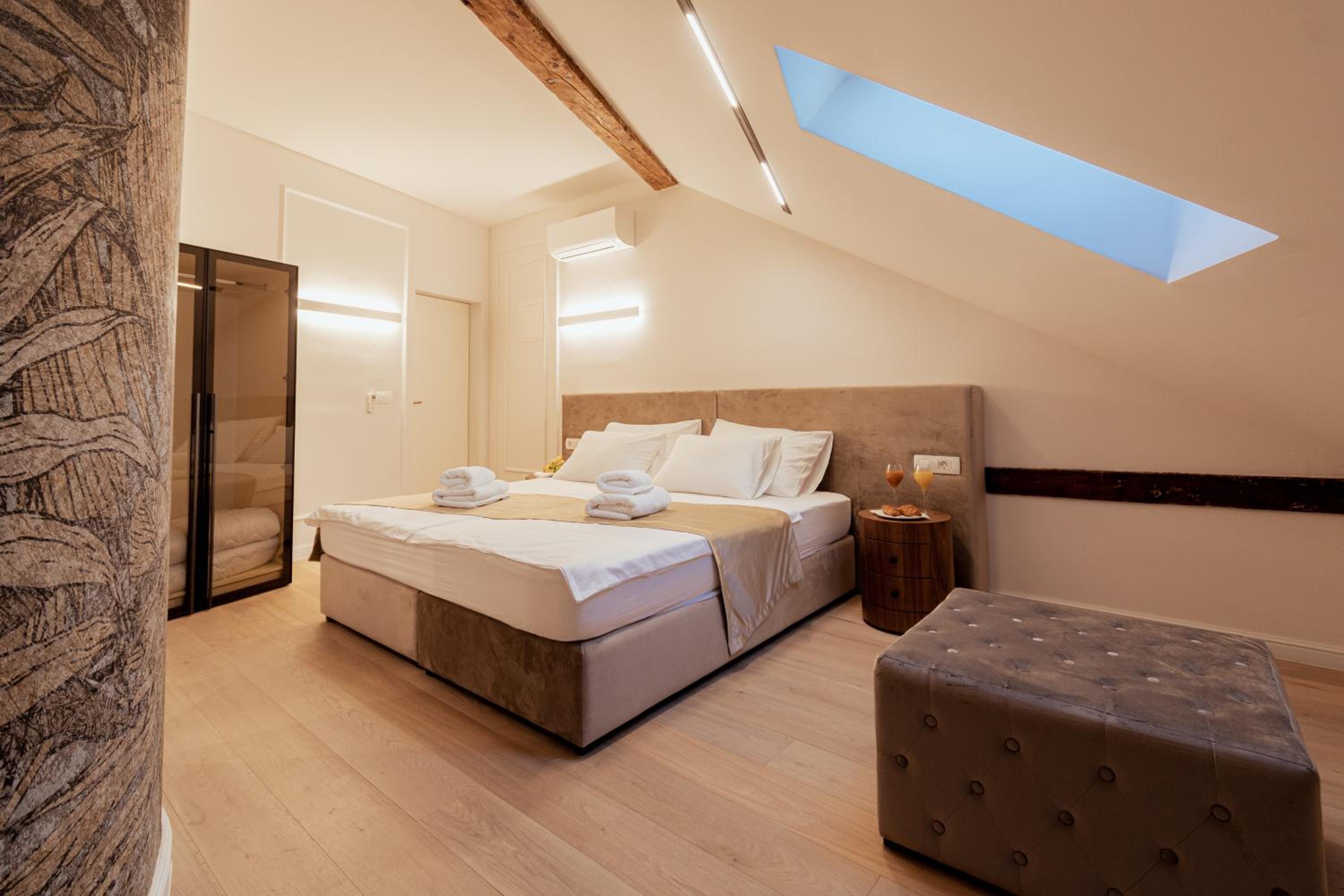 Trecento Boutique Rooms view 3