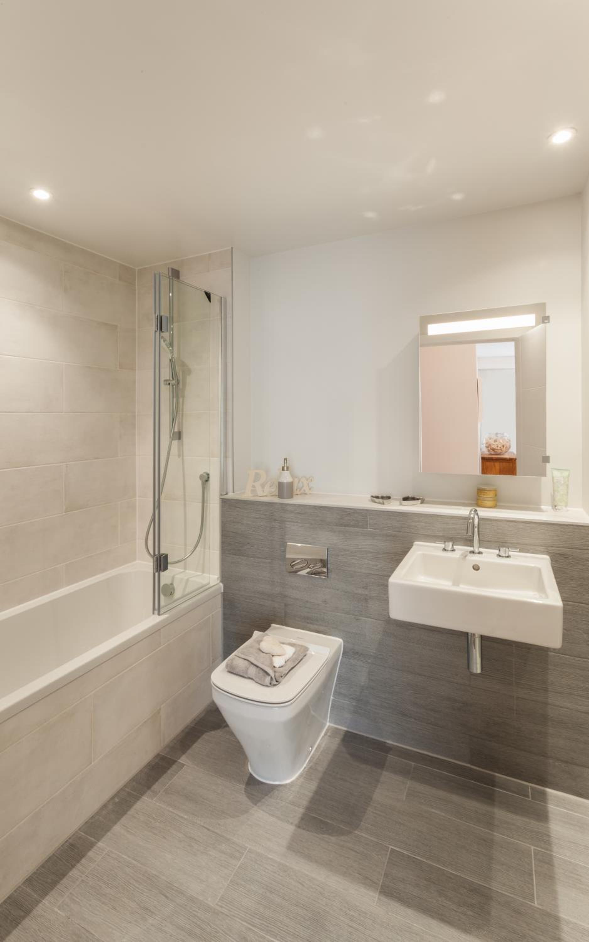 12 Woolacombe East - Luxury Apartment at Byron Woolacombe, only 4 minute walk to Woolacombe Beach! view 2