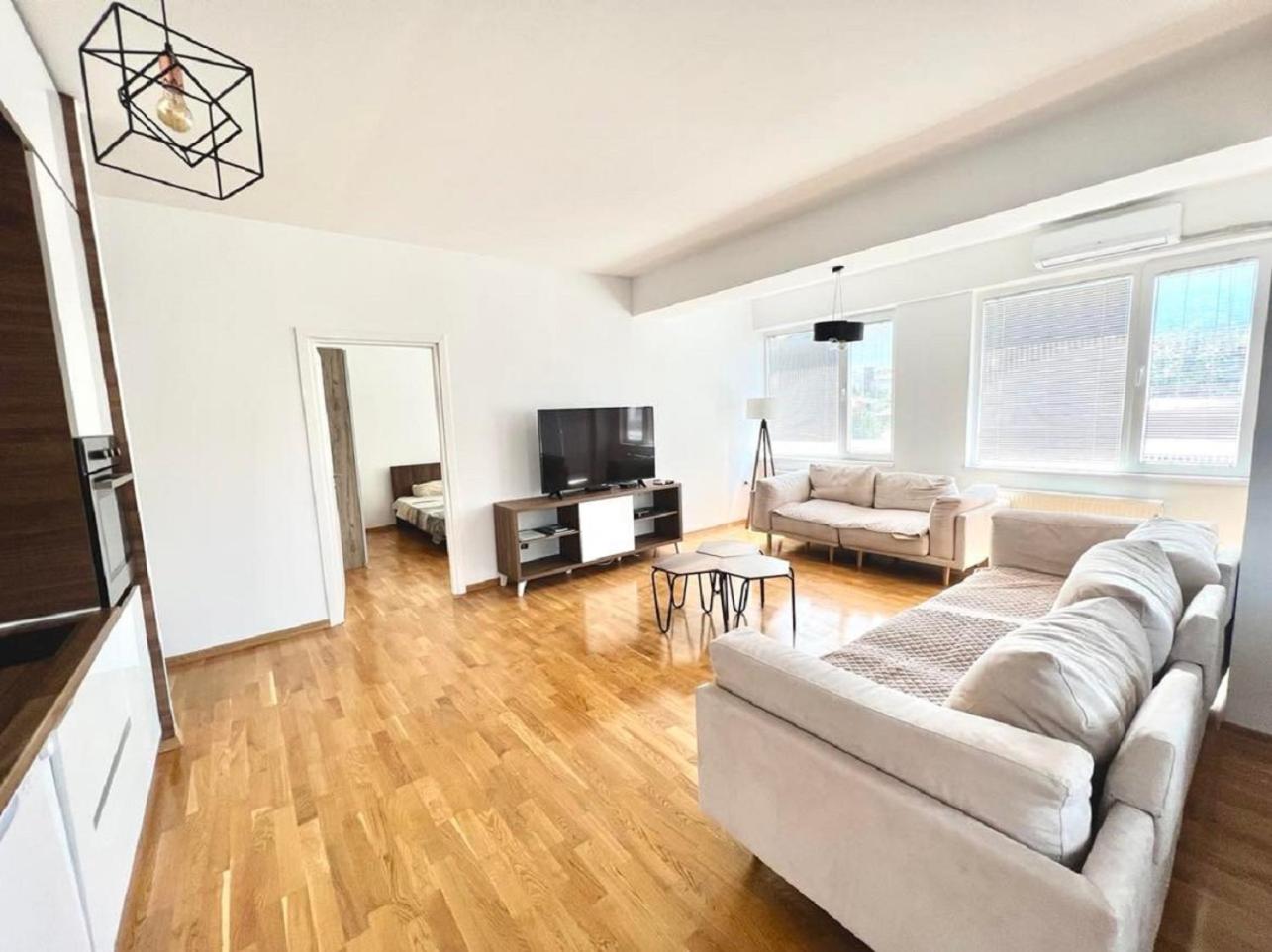 High-End Spacious Apartment next to City Mall view 5