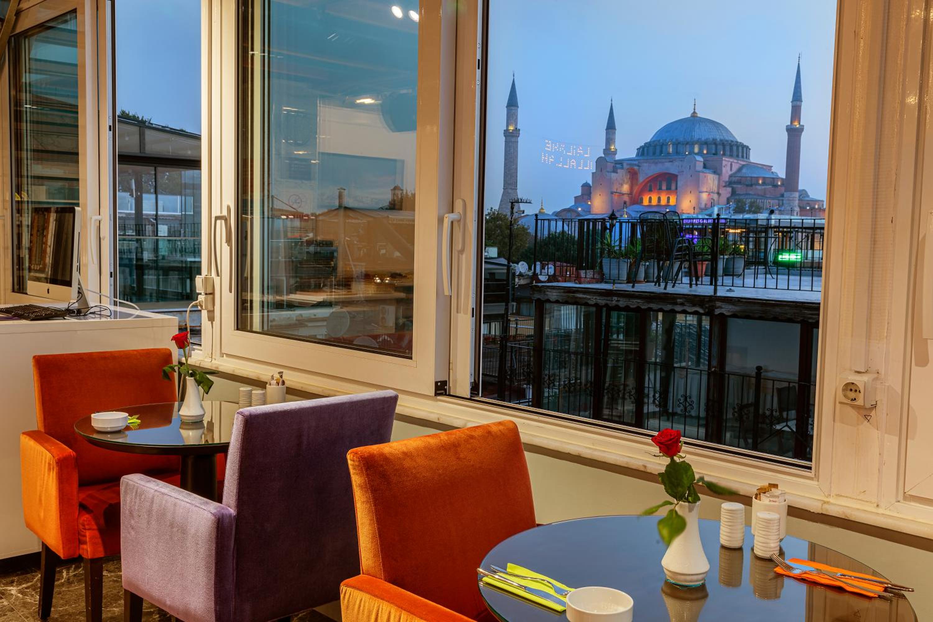 The Magnaura Palace Oteli - Image 50