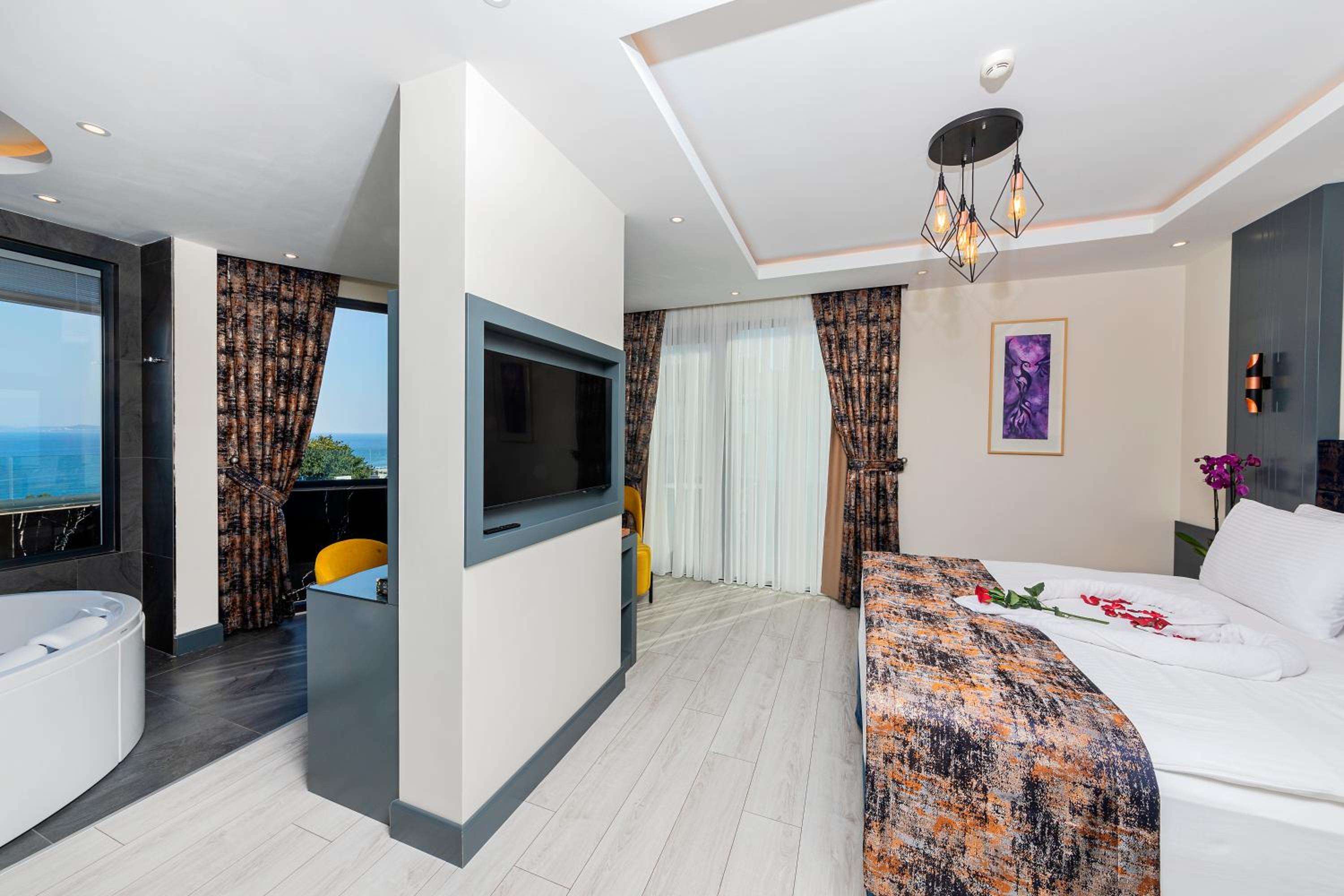 The Magnaura Palace Oteli - Image 14