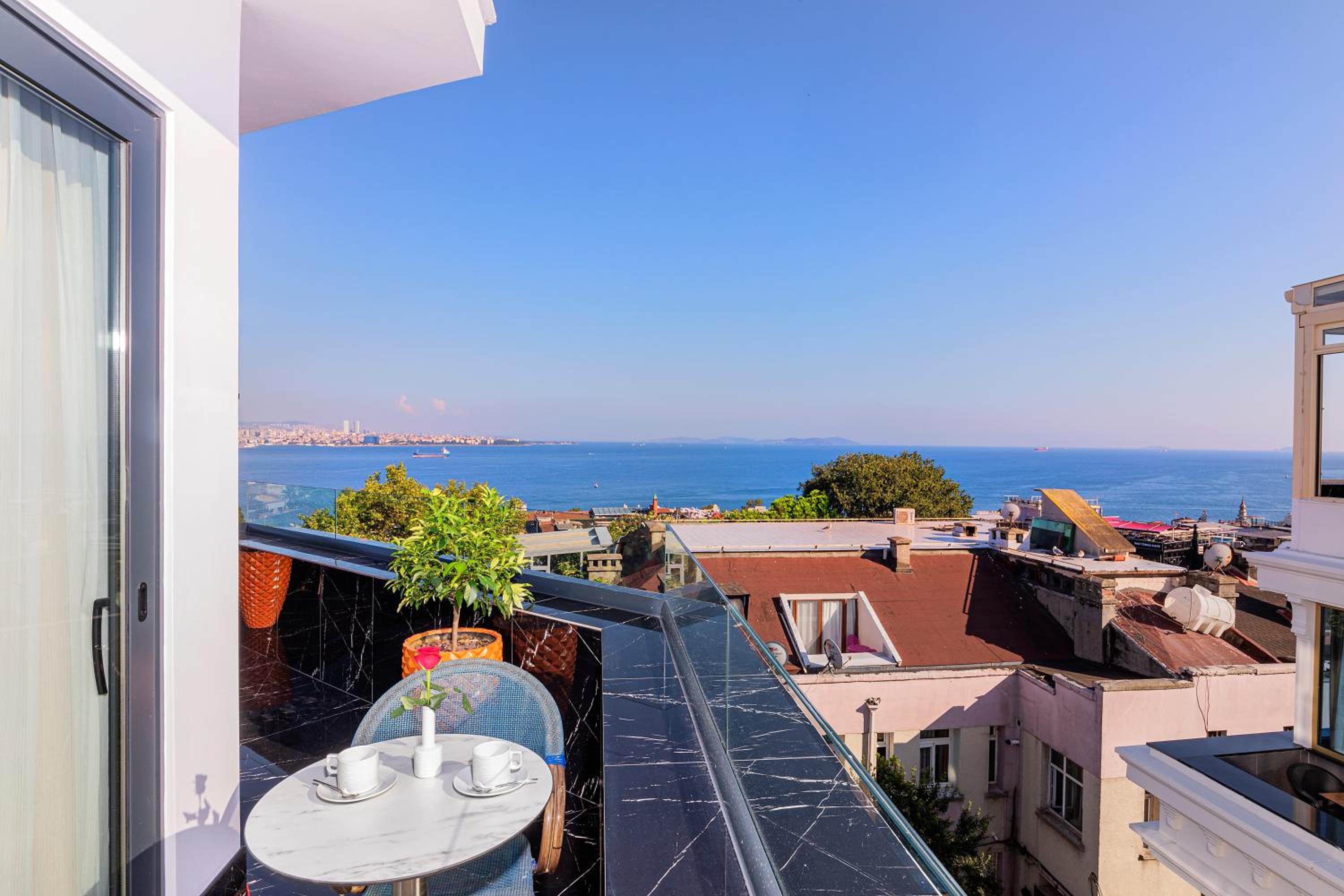 The Magnaura Palace Oteli - Image 20