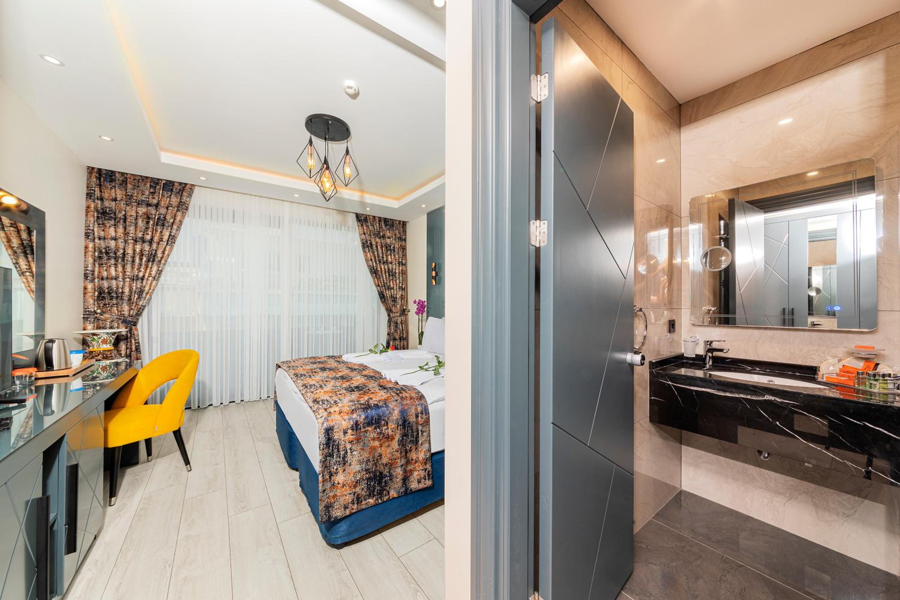 The Magnaura Palace Oteli - Image 59