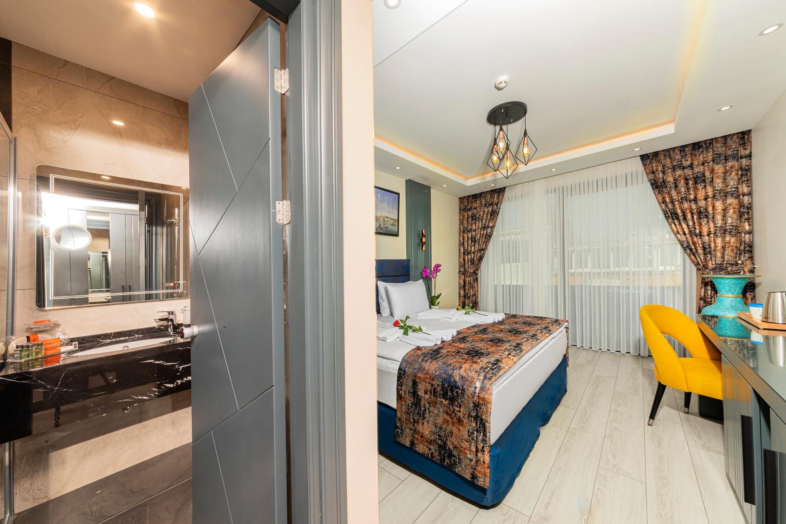 The Magnaura Palace Oteli - Image 69