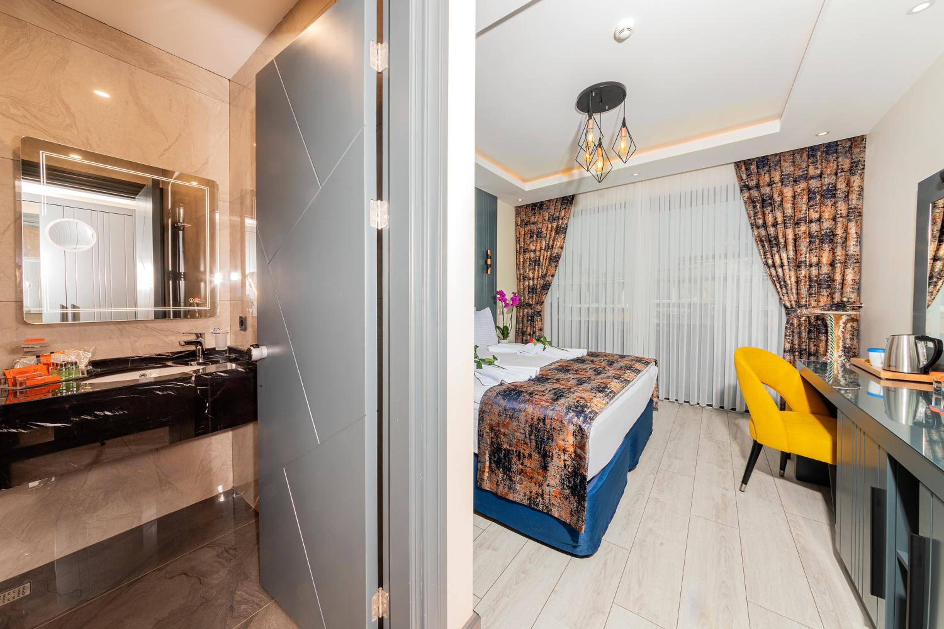 The Magnaura Palace Oteli - Image 80