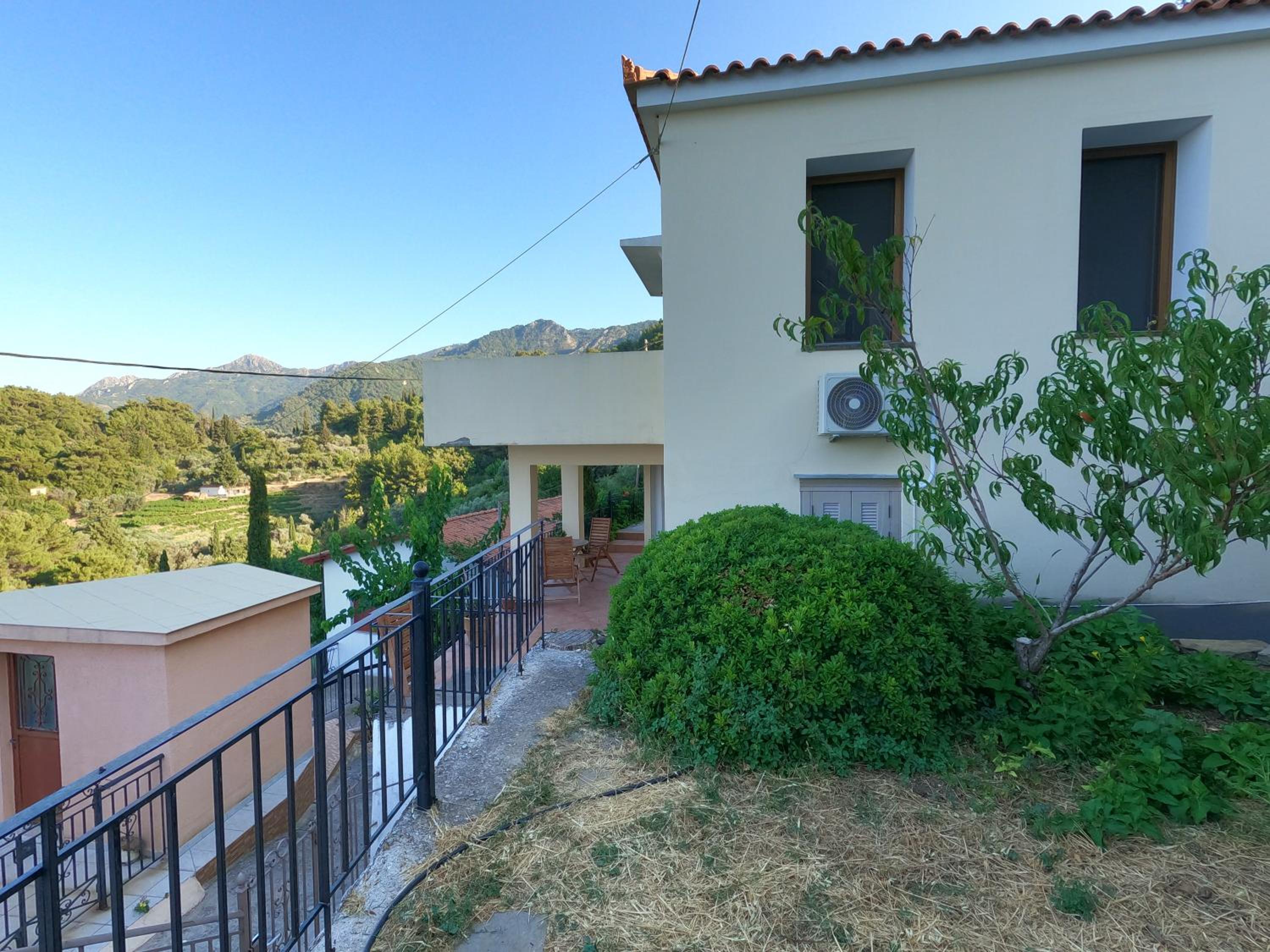 Akros-cottage on mountain- ground floor