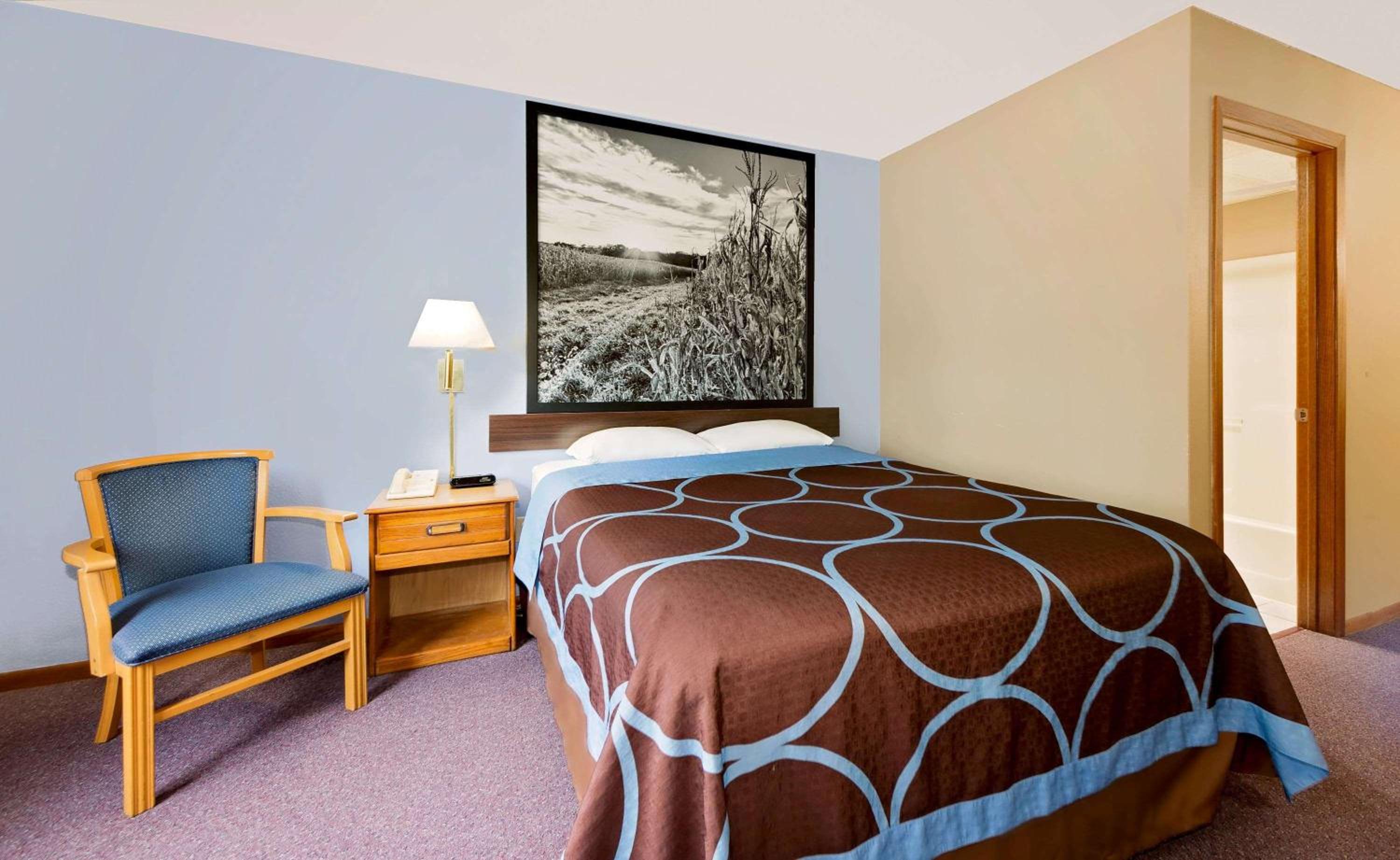 Super 8 by Wyndham Chariton view 4