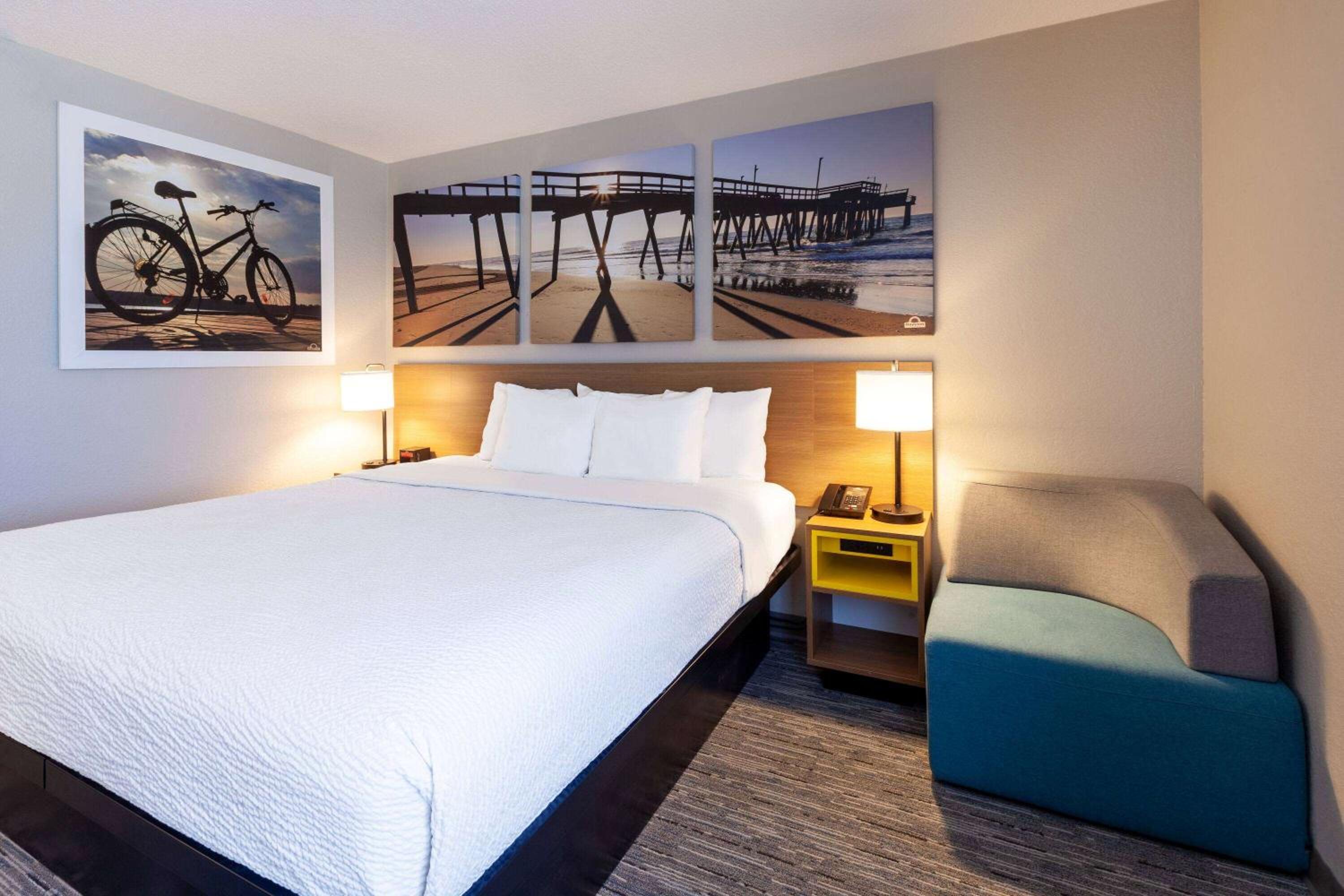 Days Inn by Wyndham Racine/Sturtevant - Property Image 8