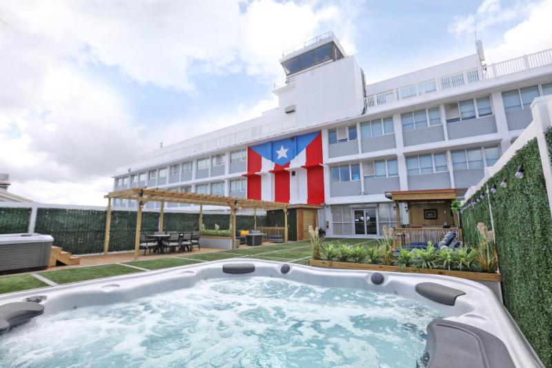 San Juan Airport Hotel - Property Image 8