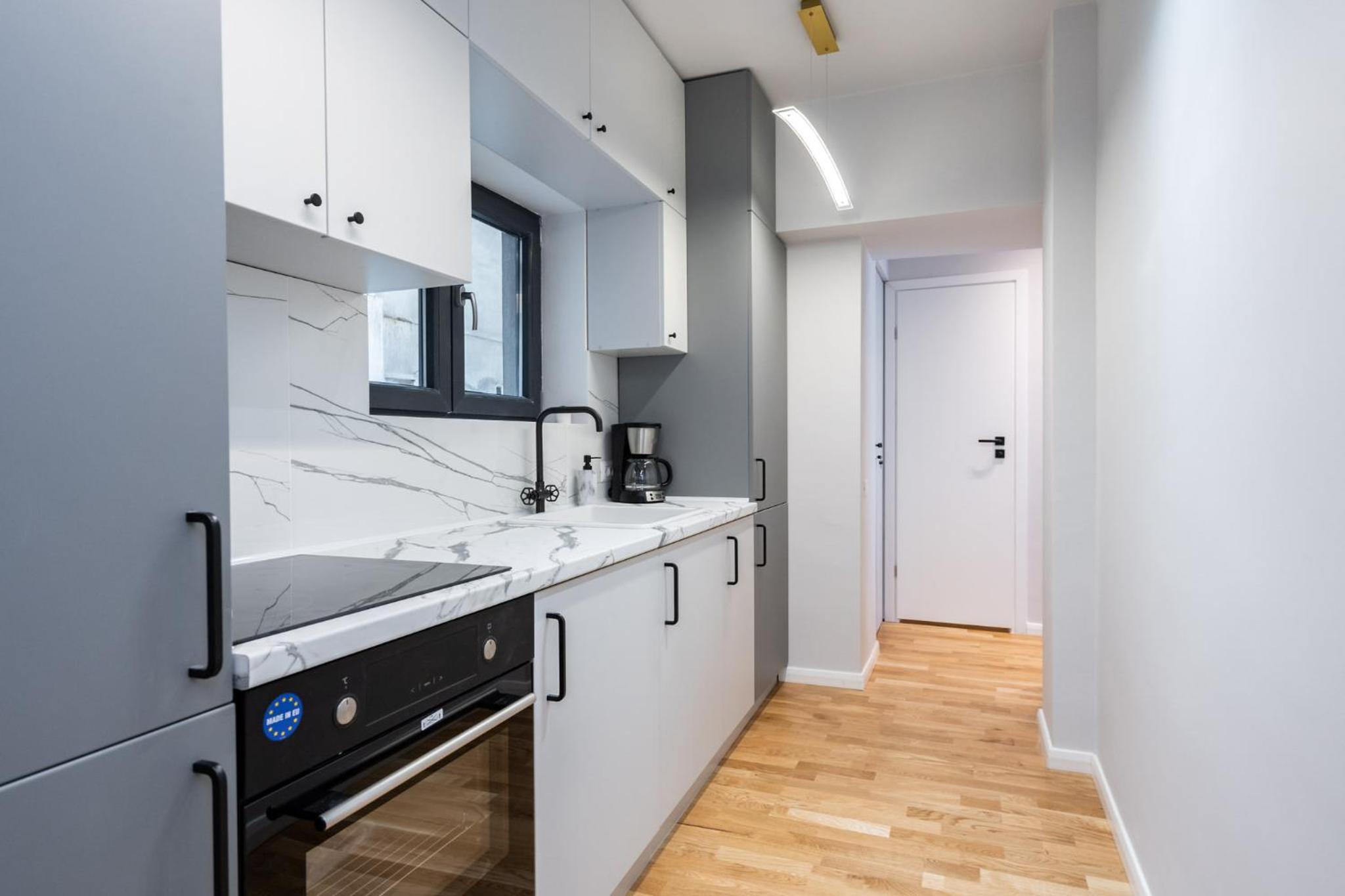 Bright 2BR Flat - Top Location - Green Views en Bucharest — kitchen
