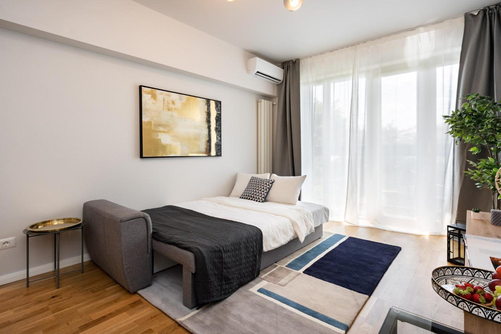 Bright 2BR Flat - Top Location - Green Views en Bucharest — hotel room