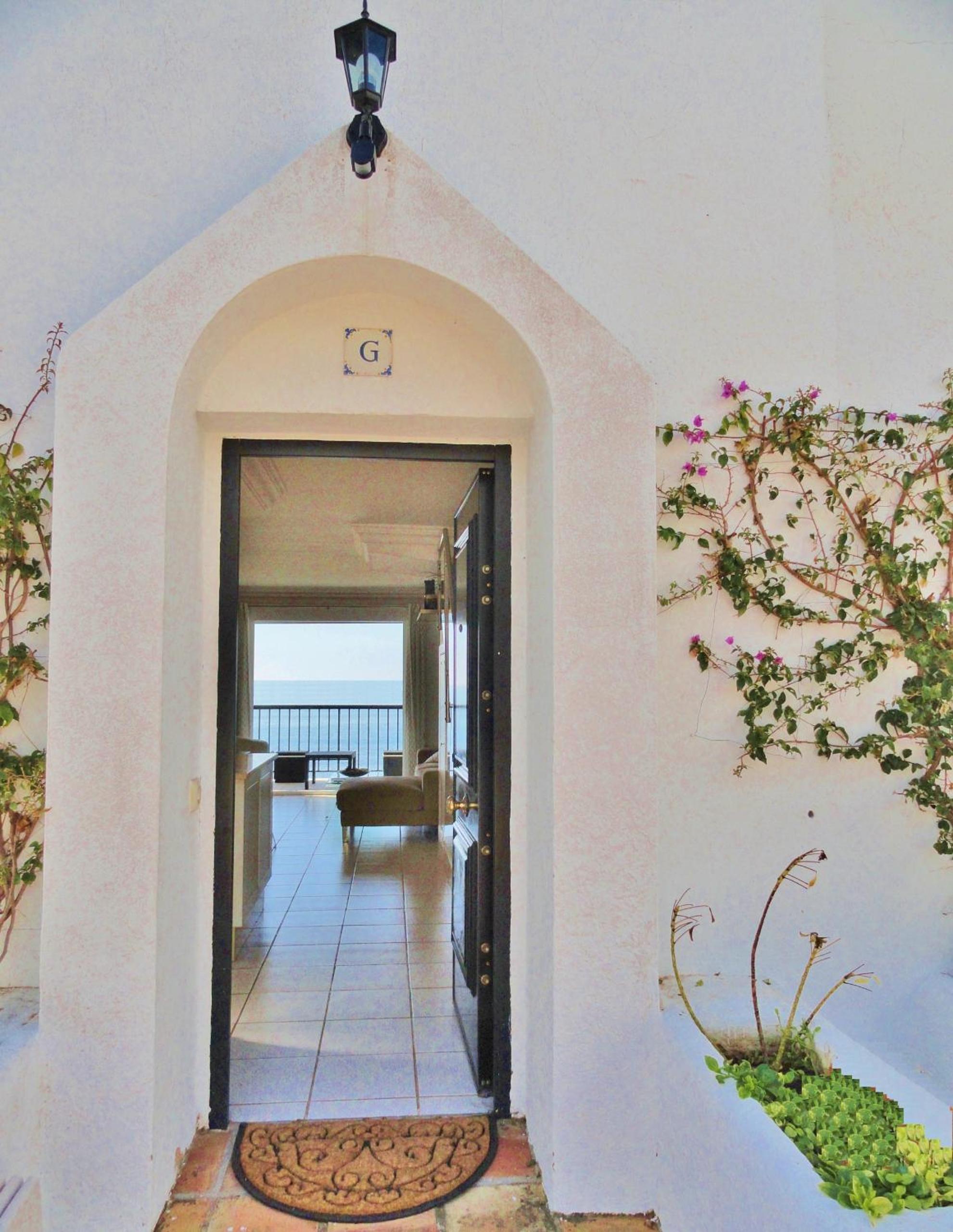 Dona Lola Micaela Beach front duplex 2 bedroom apartment - open sea and beach views surrounded by bars and restaurants - Costa del Sol - CS199 photo 3