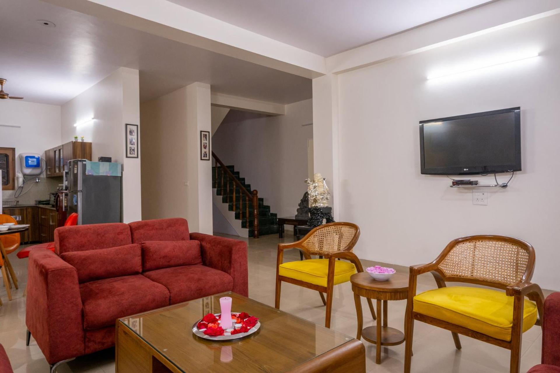 Villa Woodside Meadows by VEO - Jacuzzi Retreat, Kasauli view 3