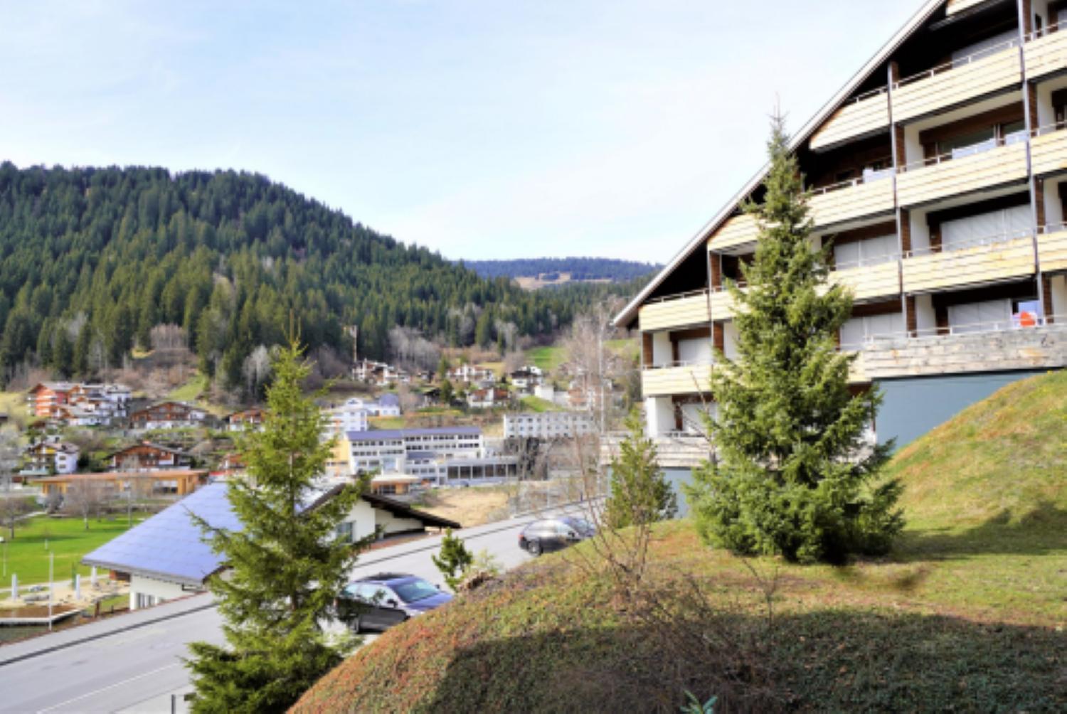 Lovely 1-bedroom vacation studio apartment with pool and sauna view 2