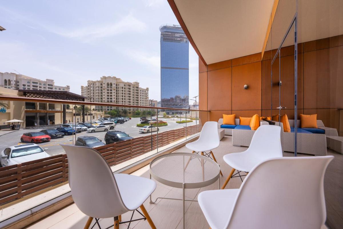 Modern beachfront 1BR apartment - Tiara Residence