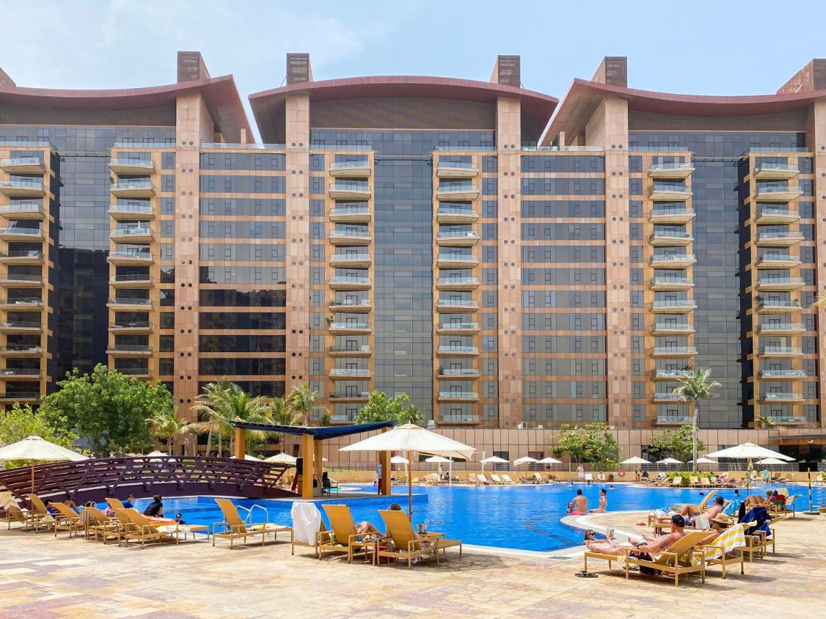 Modern beachfront 1BR apartment - Tiara Residence