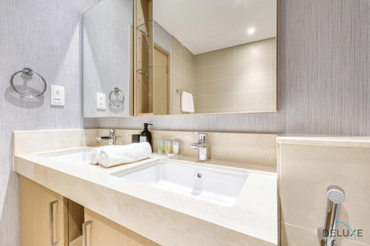 Sophisticated 2BR at 5242 Tower 1 Dubai Marina by Deluxe Holiday Homes