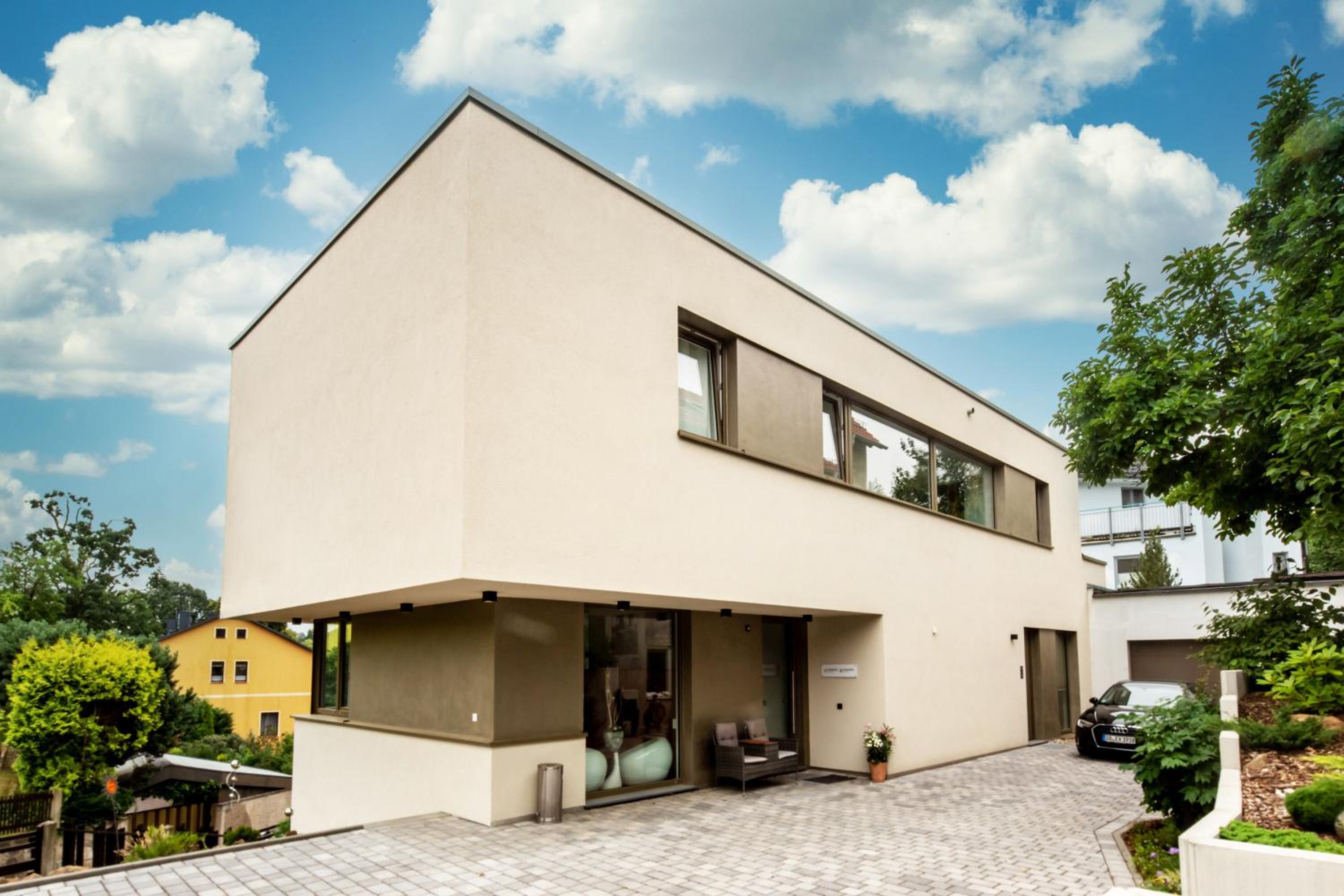 Gästezimmer in Dresden mit Dach-Terrasse, Wohnbereich und Küche