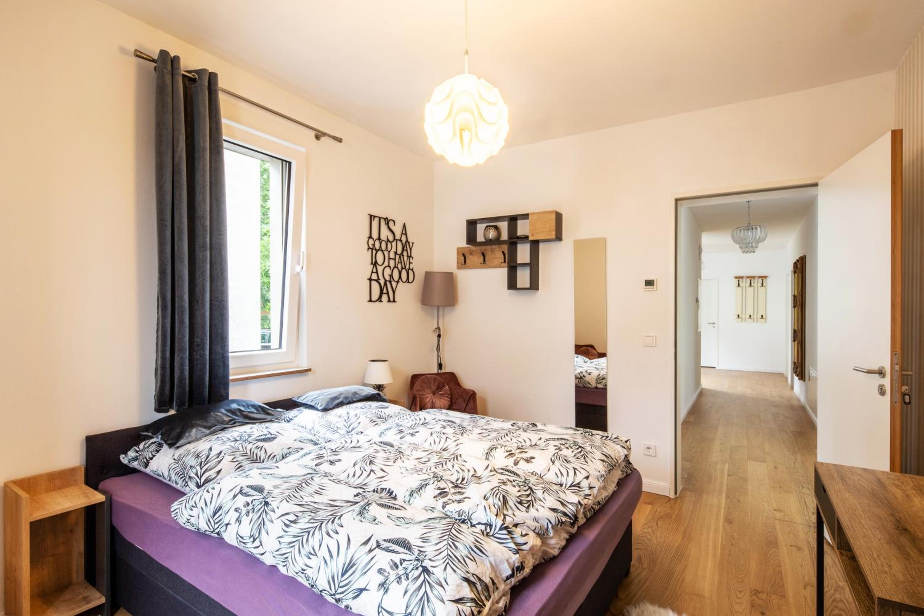 Gästezimmer in Dresden mit Dach-Terrasse, Wohnbereich und Küche