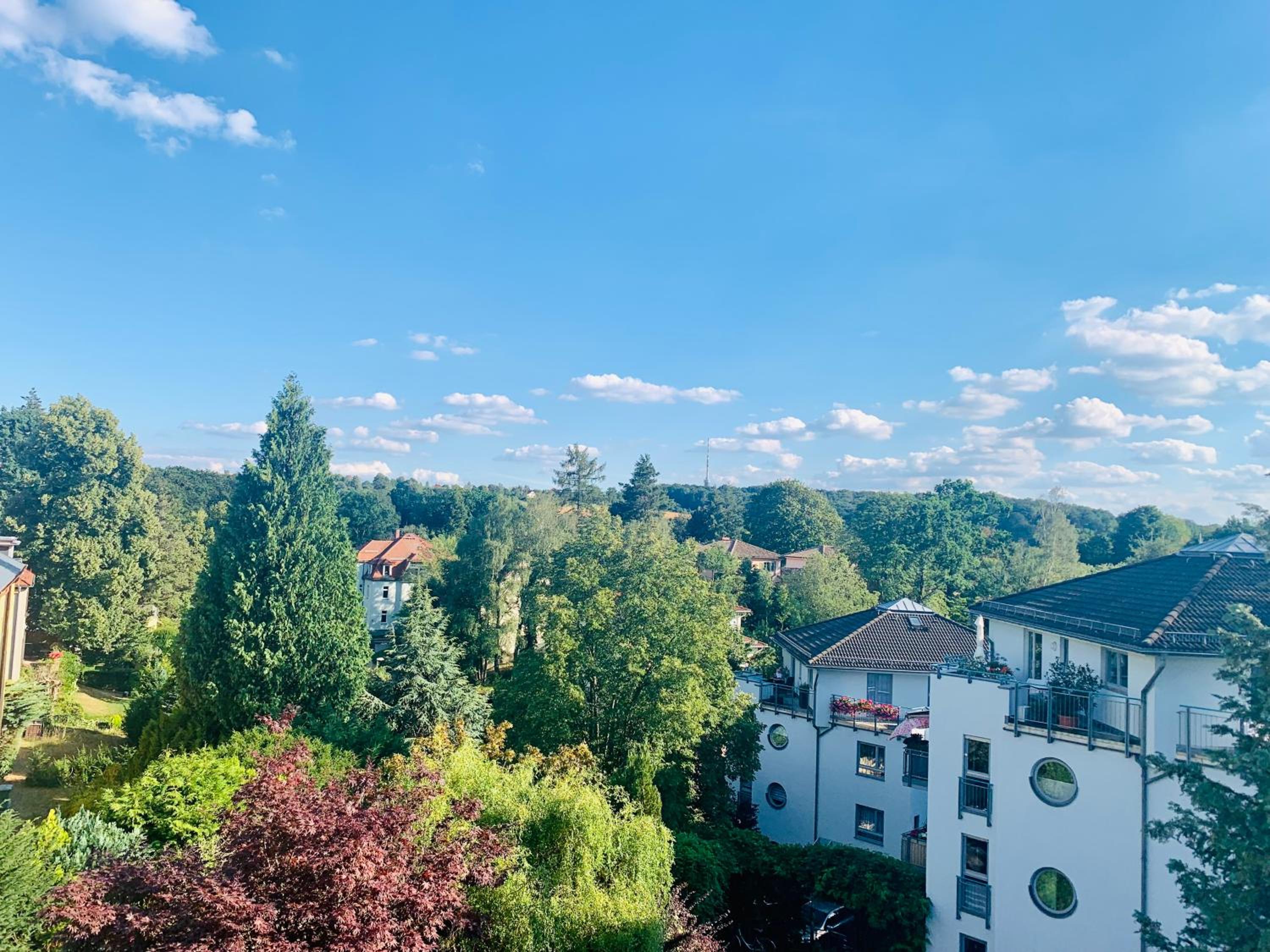 Gästezimmer in Dresden mit Dach-Terrasse, Wohnbereich und Küche