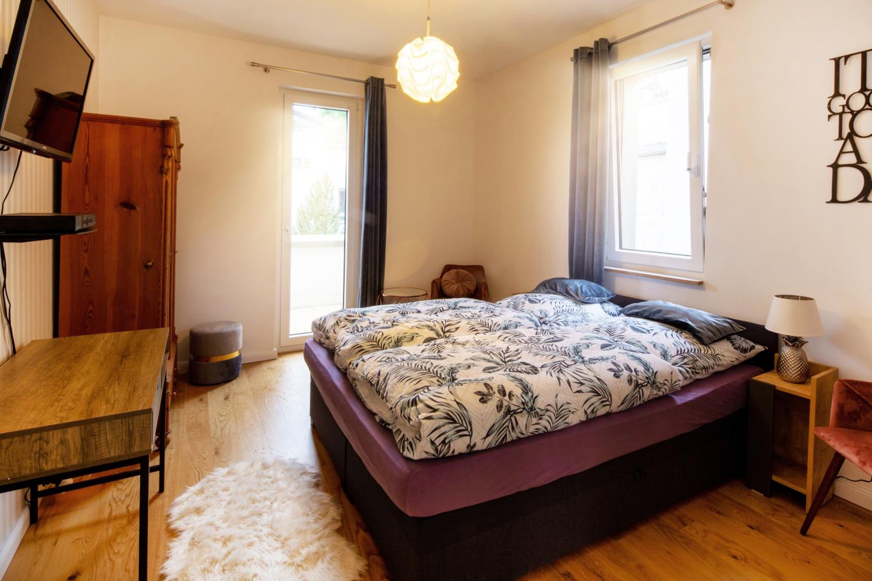 Gästezimmer in Dresden mit Dach-Terrasse, Wohnbereich und Küche