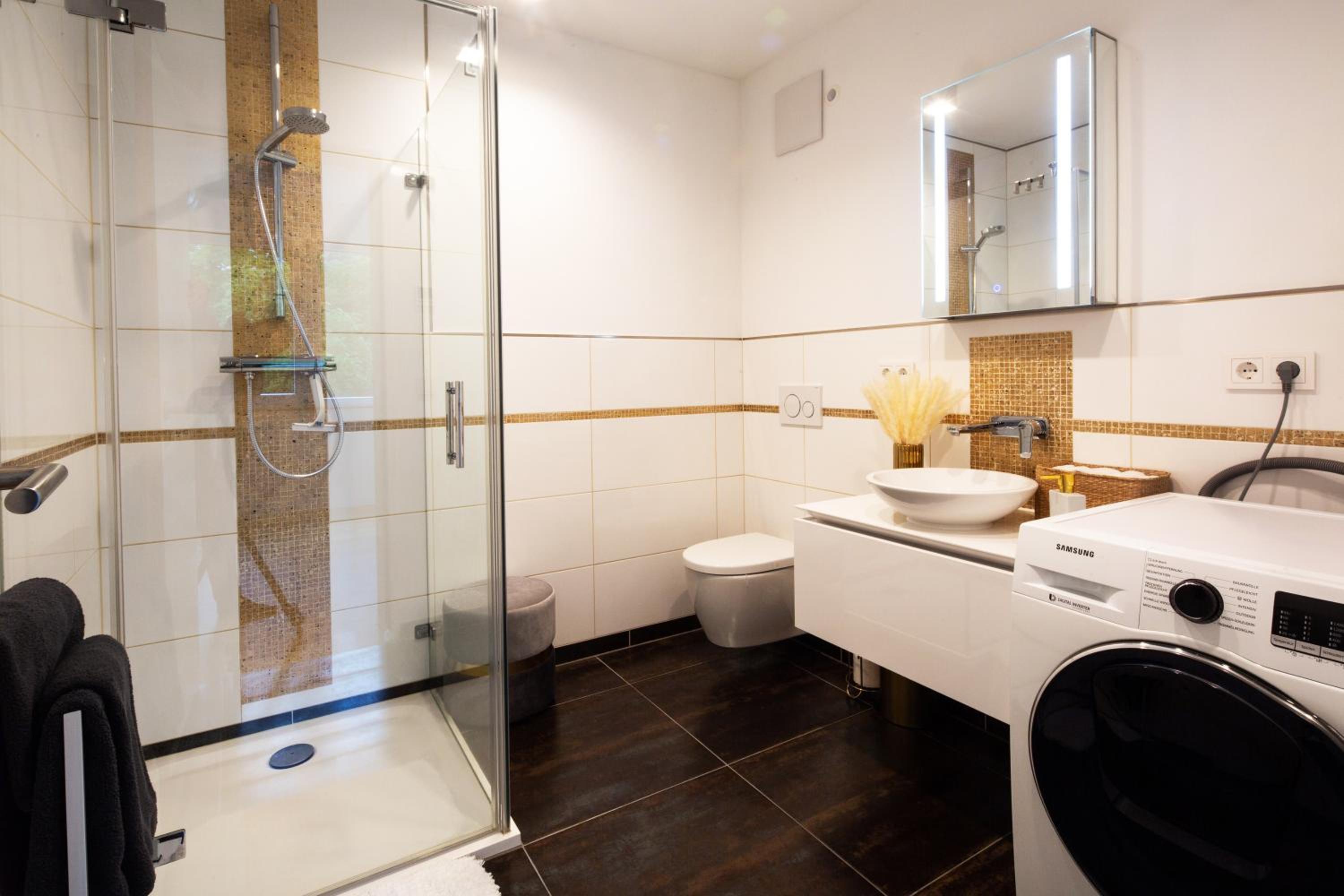 Gästezimmer in Dresden mit Dach-Terrasse, Wohnbereich und Küche
