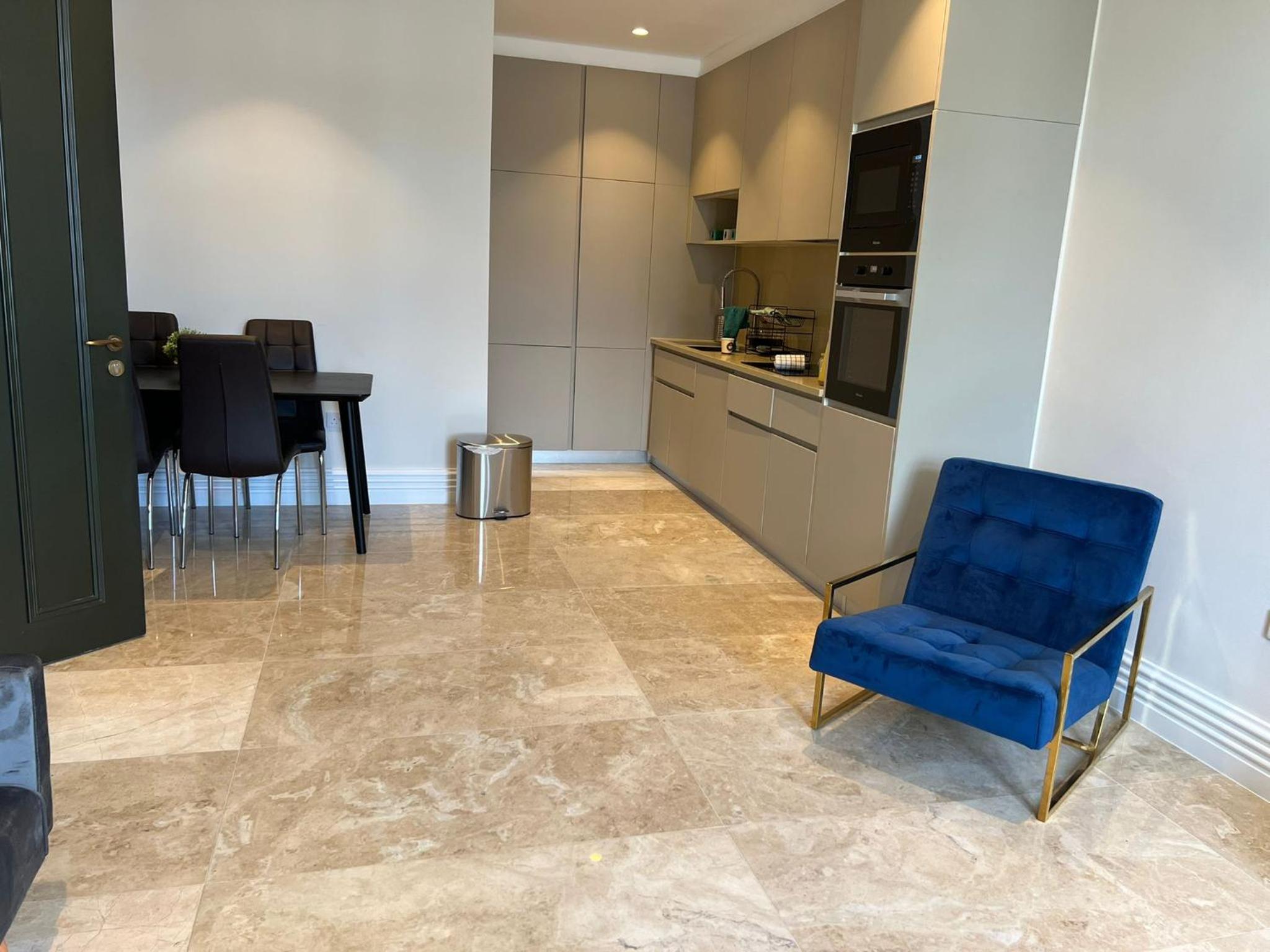 Bright & Modern 2 bedroom In Hendon view 3