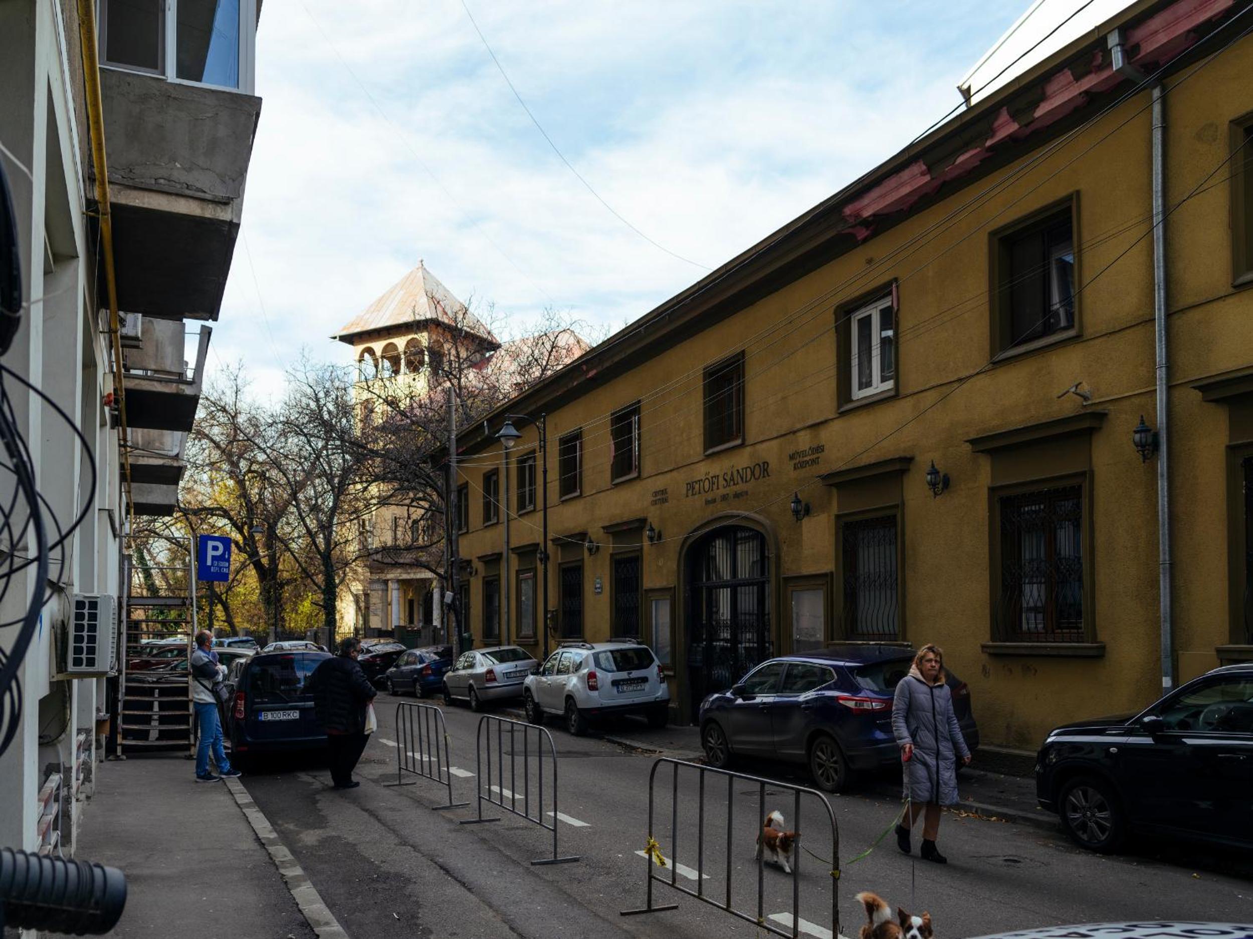 Photo 33