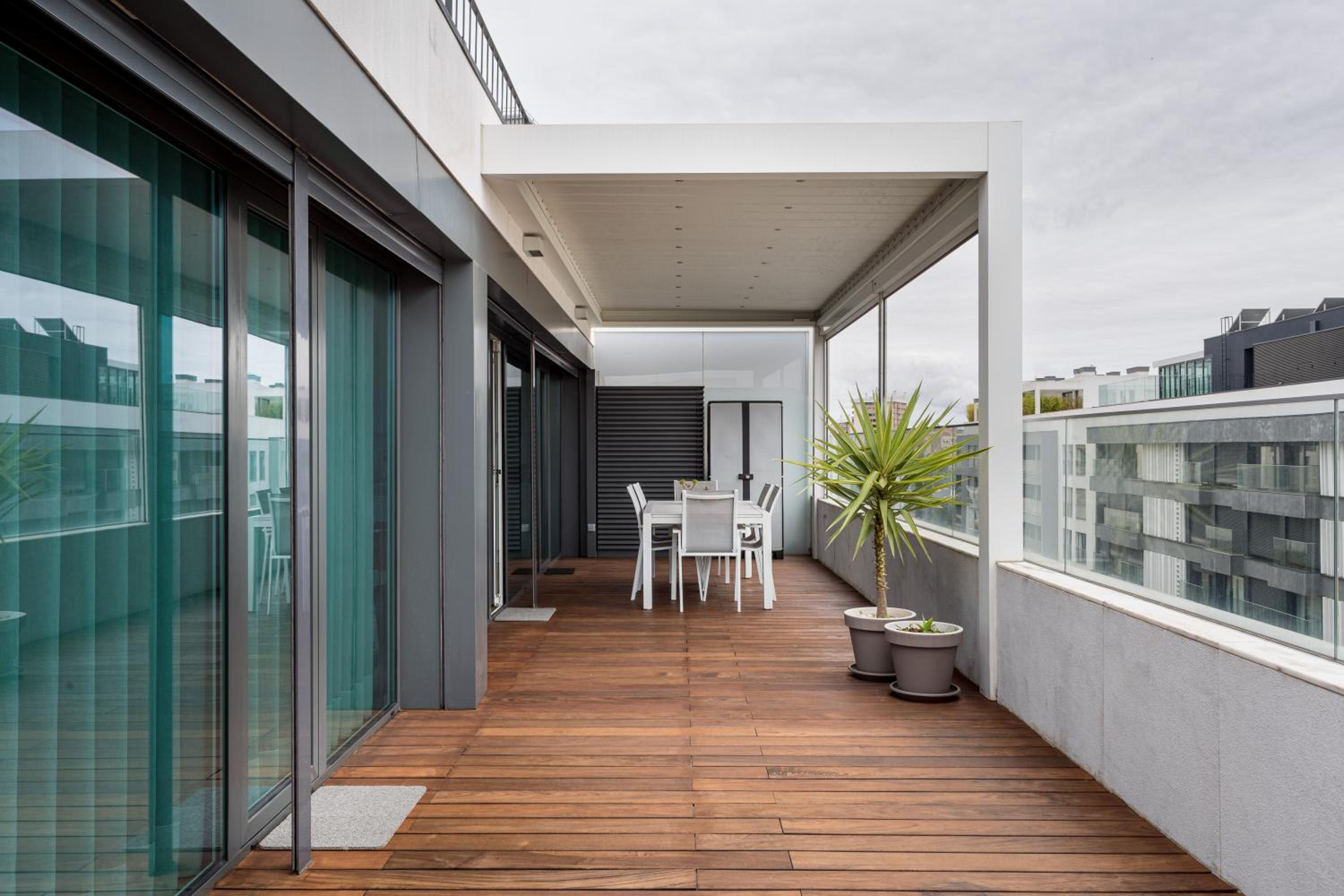Modern 3BR with Terrace in Benfica by Host For Us view 2