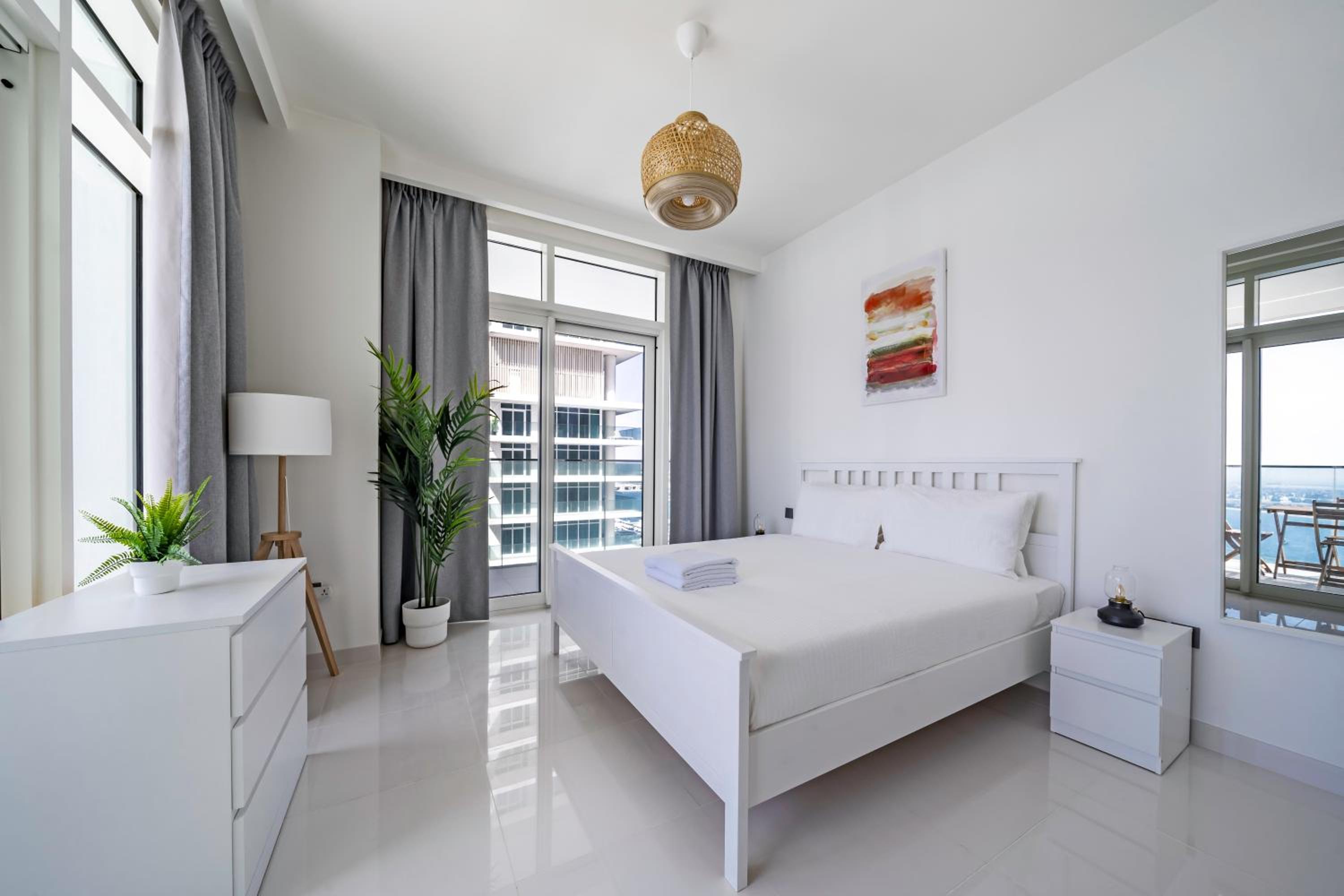 Breathtaking Atlantis view, Spacious 2BR on beach