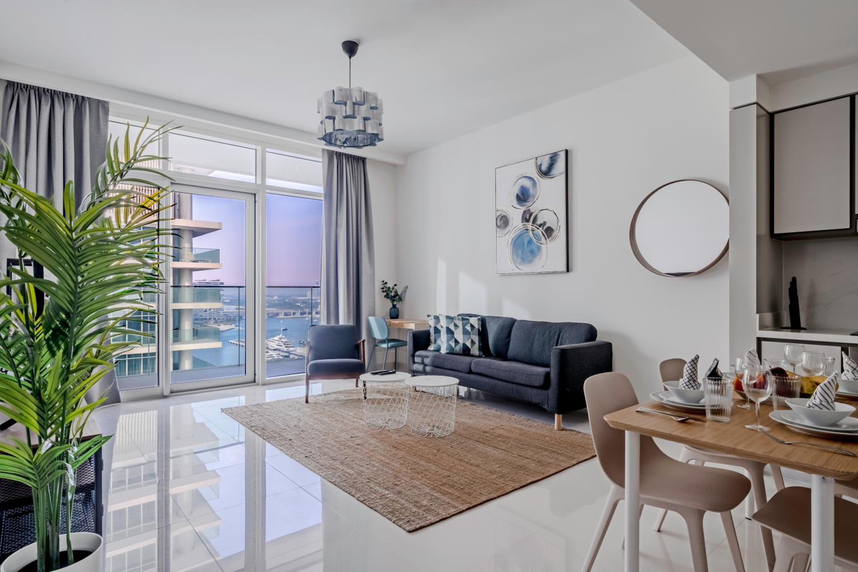 Breathtaking Atlantis view, Spacious 2BR on beach