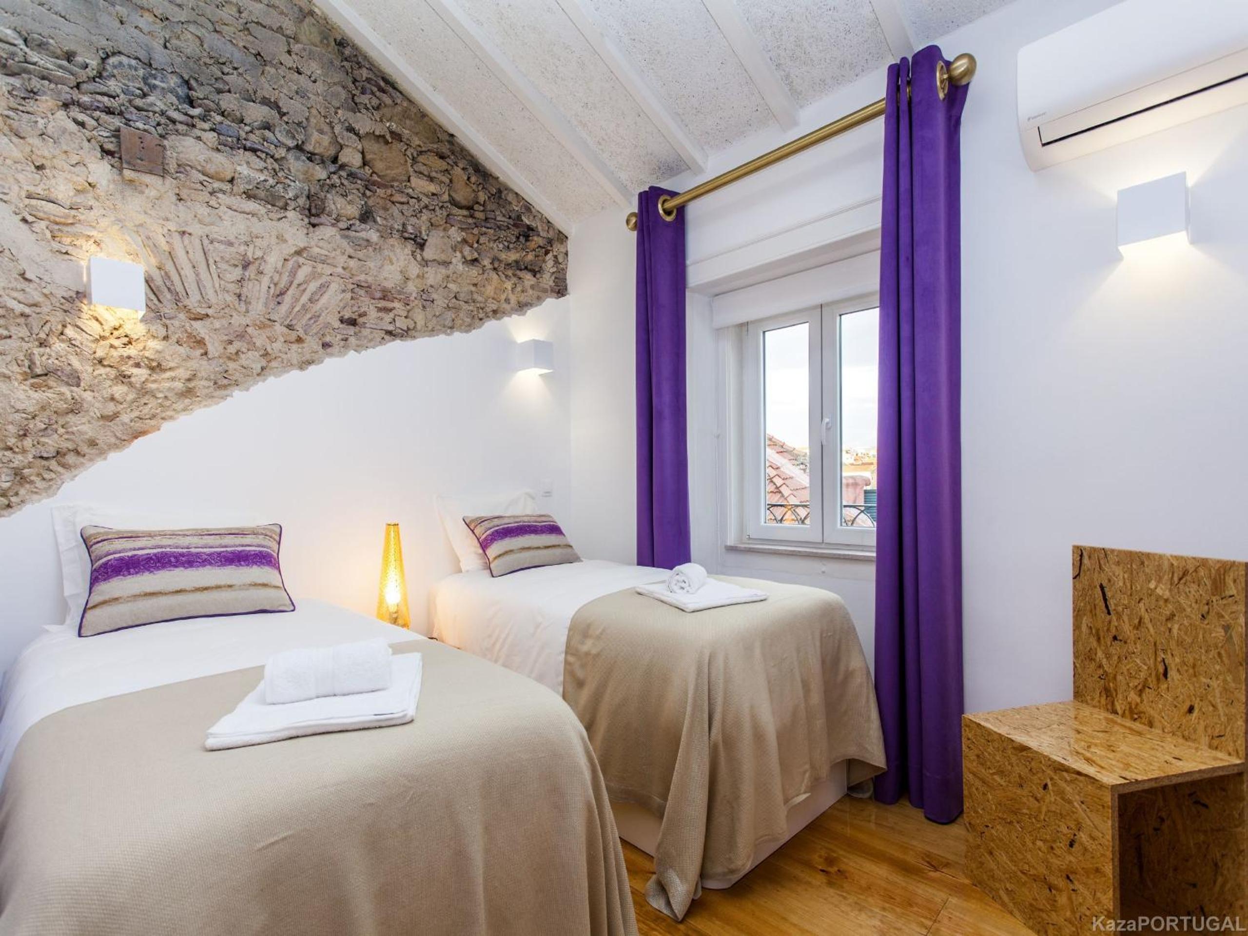 Carmo Chiado Deluxe Apartment view 2