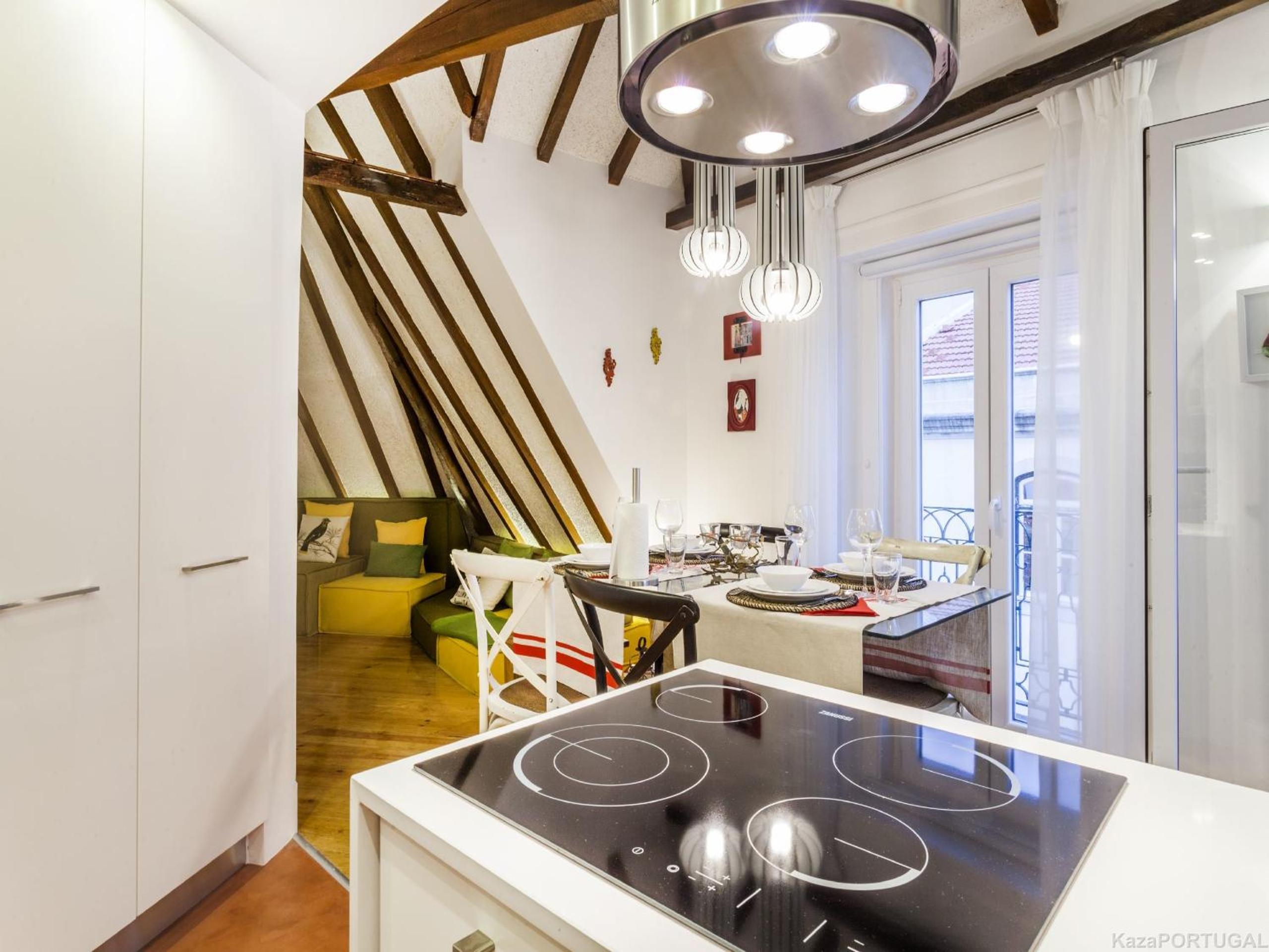 Carmo Chiado Deluxe Apartment view 4