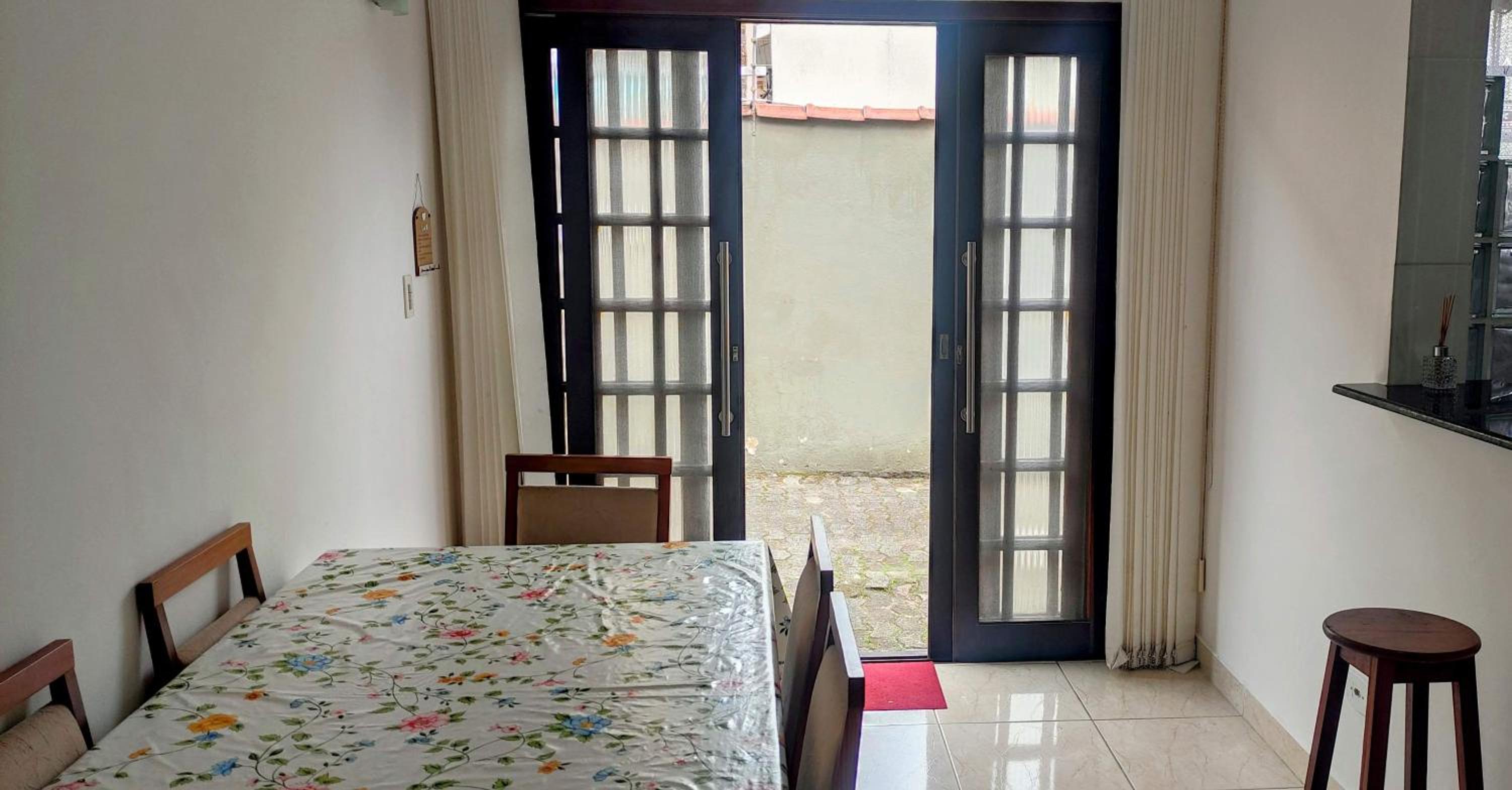 Casa com Wi-Fi Qualidade- Ar Condicionado - Completa - Praia da Enseada