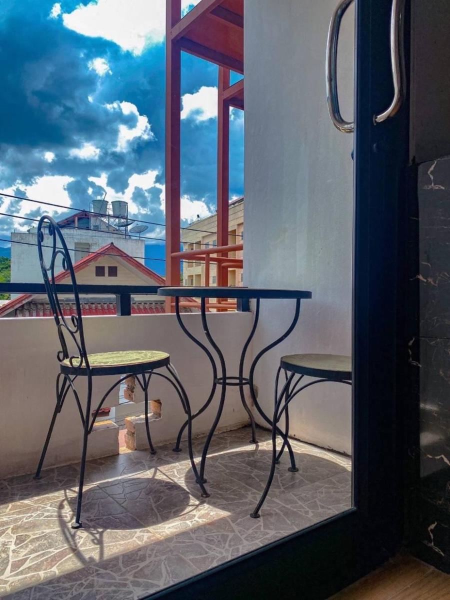 balcony