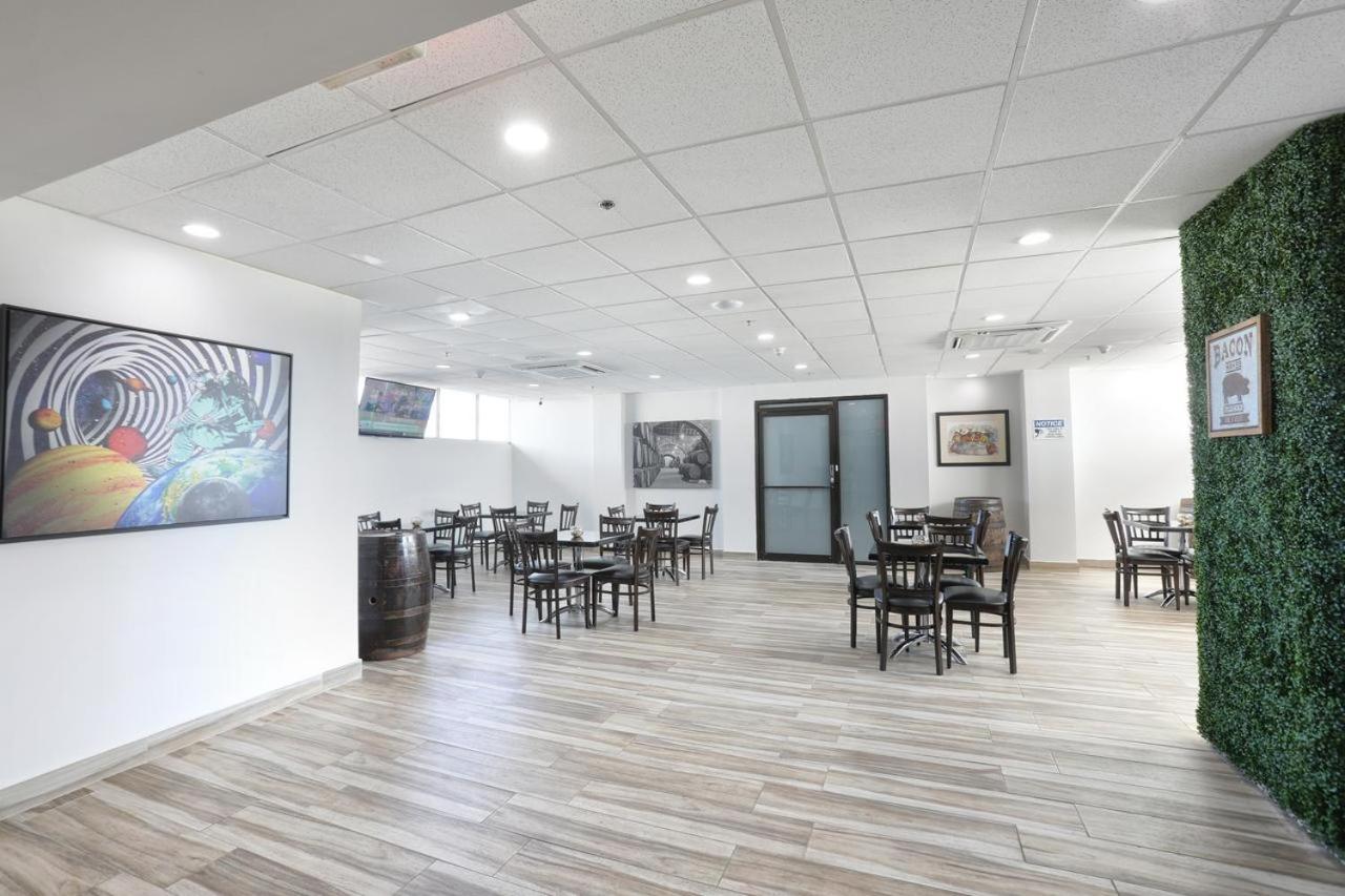 San Juan Airport Hotel - Property Image 5