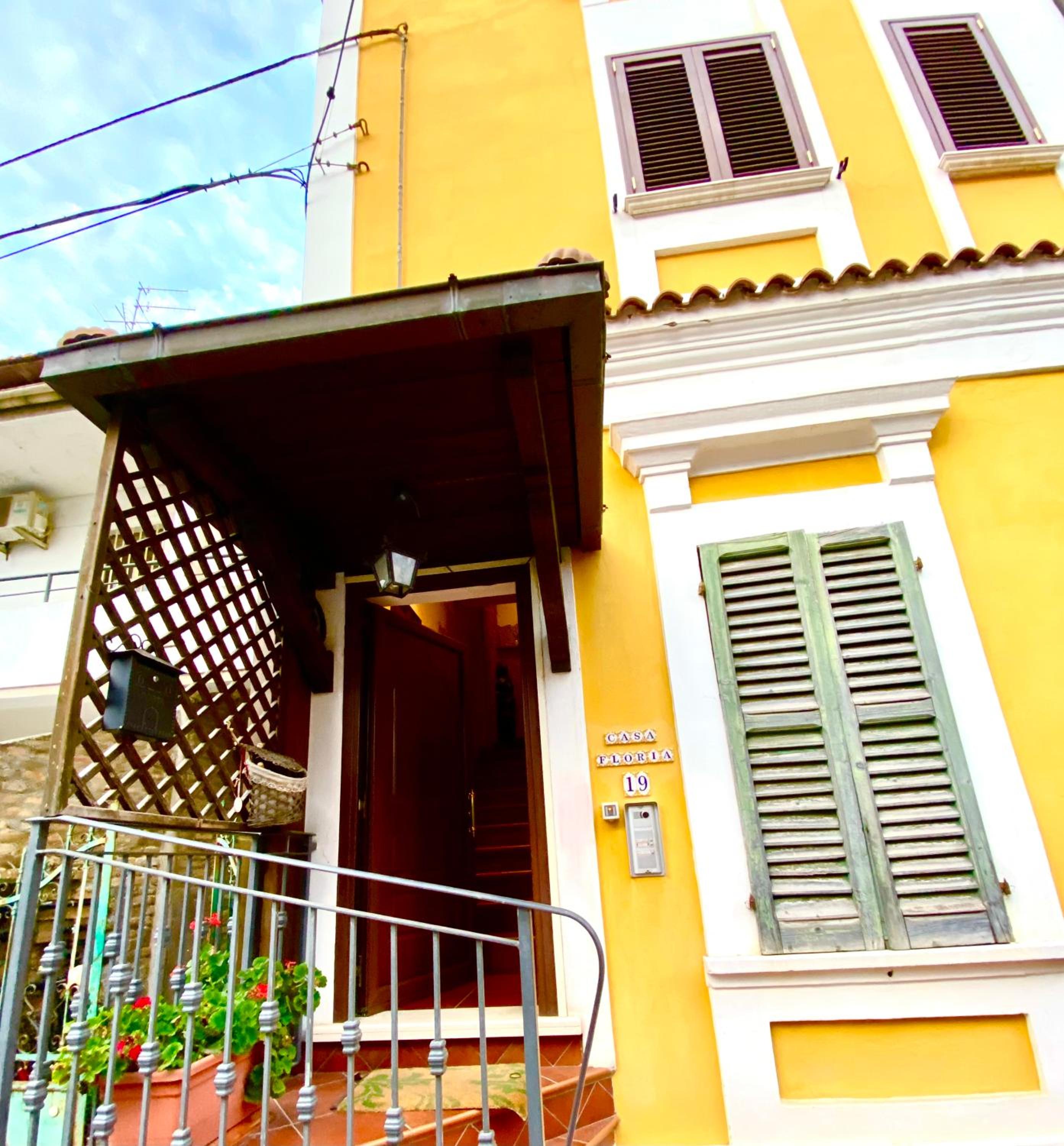 Hotel Wood Luxury House