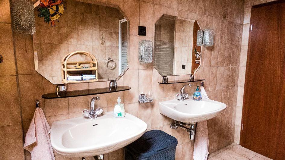 Grosse-Ferienwohnung-ueber-2-Etagen-bei-Frankfurt