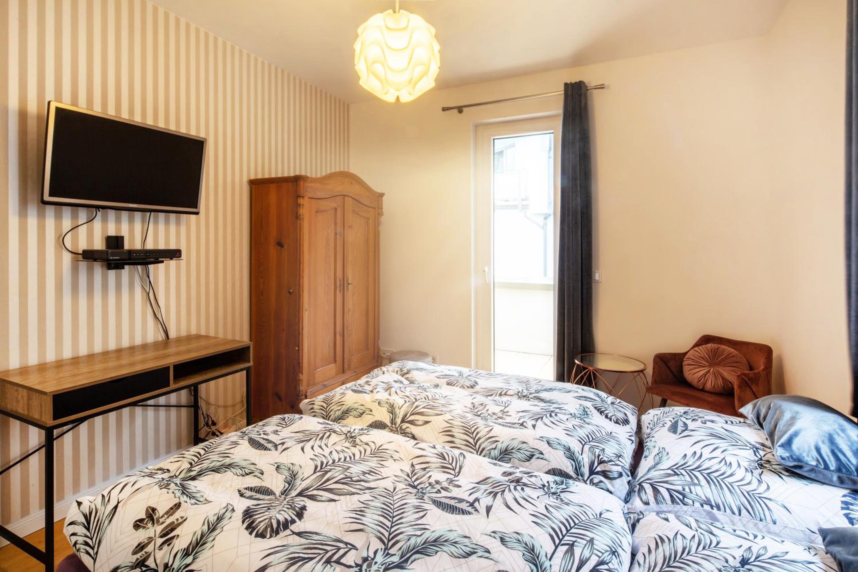 Gästezimmer in Dresden mit Dach-Terrasse, Wohnbereich und Küche