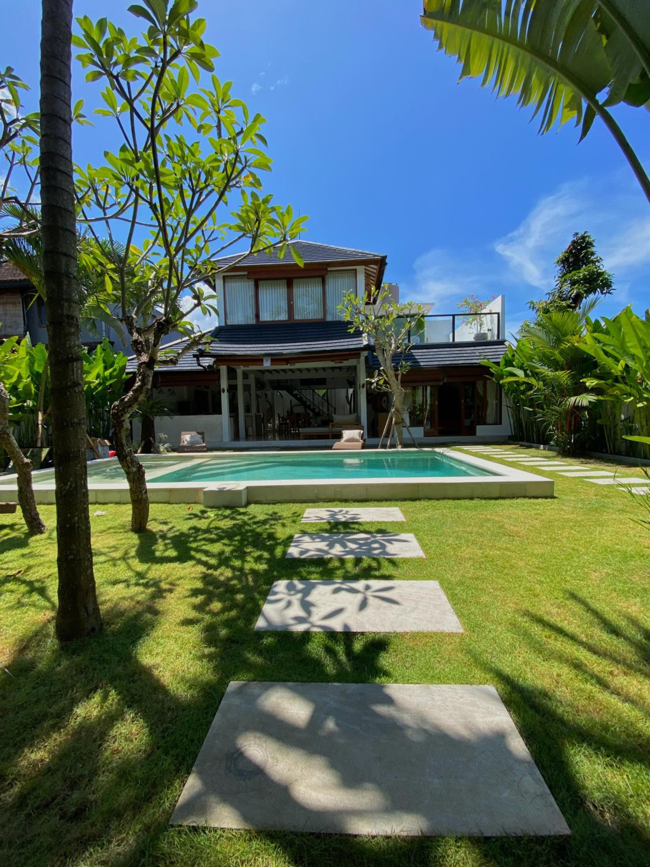 Villa Ruby - 3 Bedroom private Villa with a pool view 2