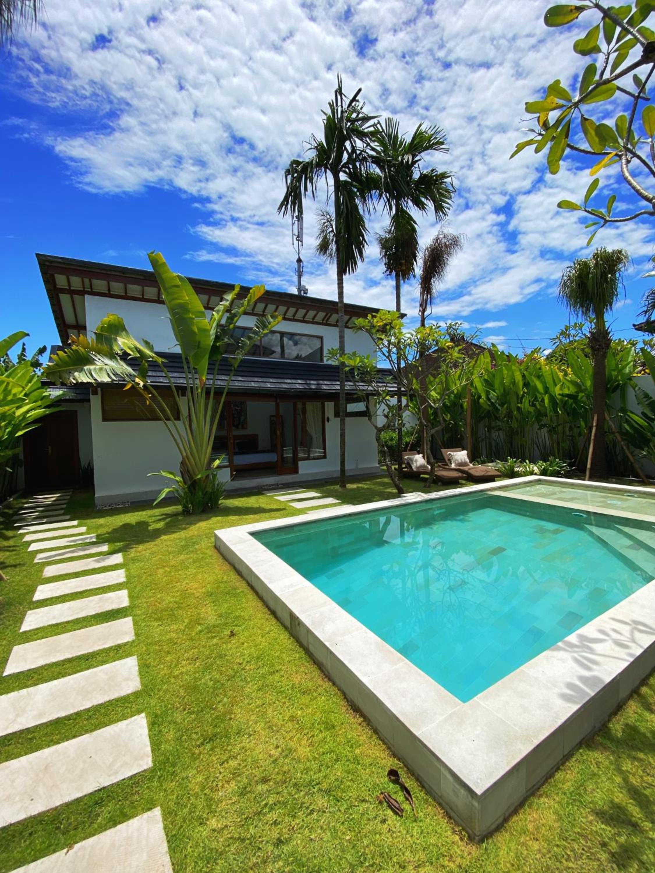Villa Ruby - 3 Bedroom private Villa with a pool view 4